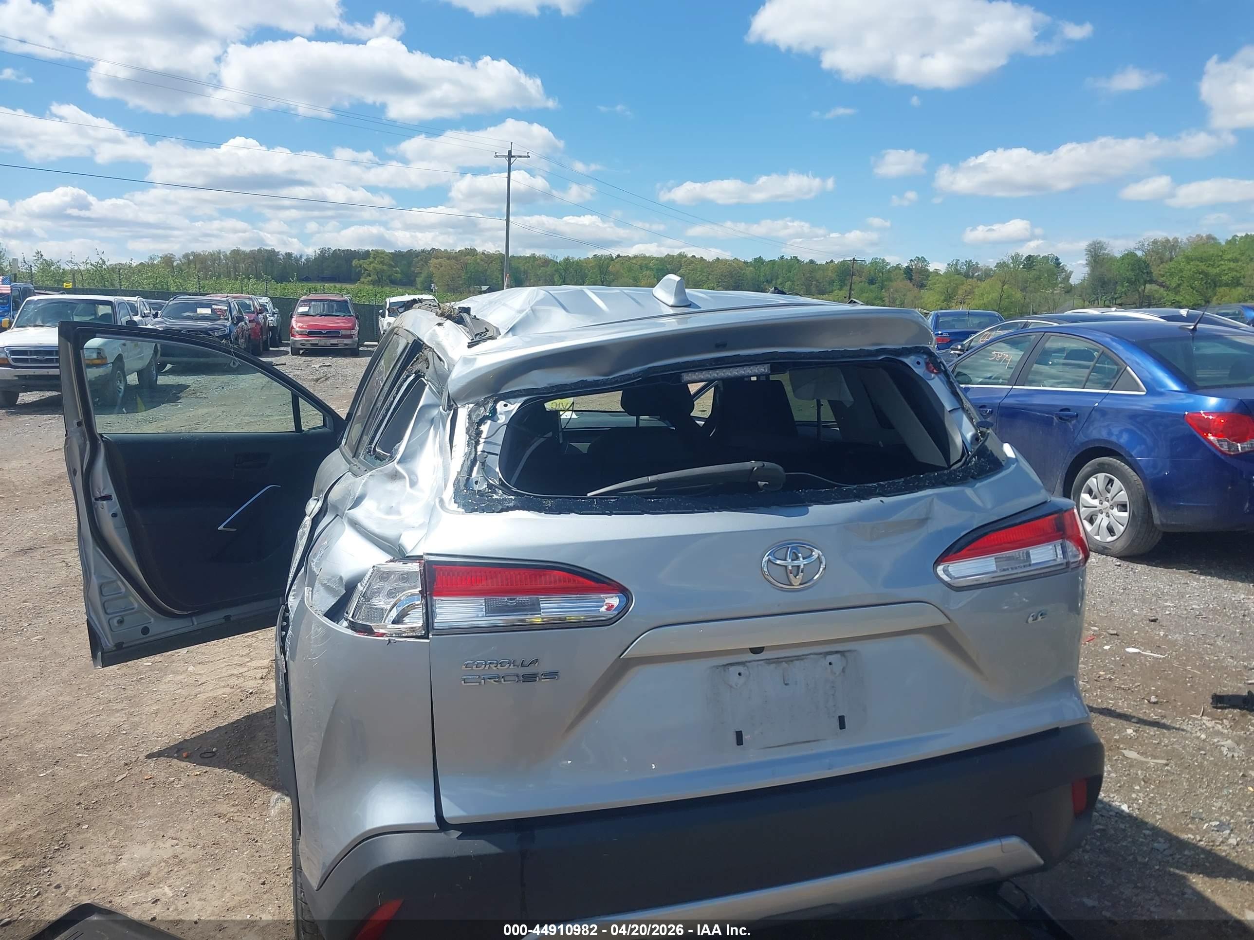 TOYOTA COROLLA image 6