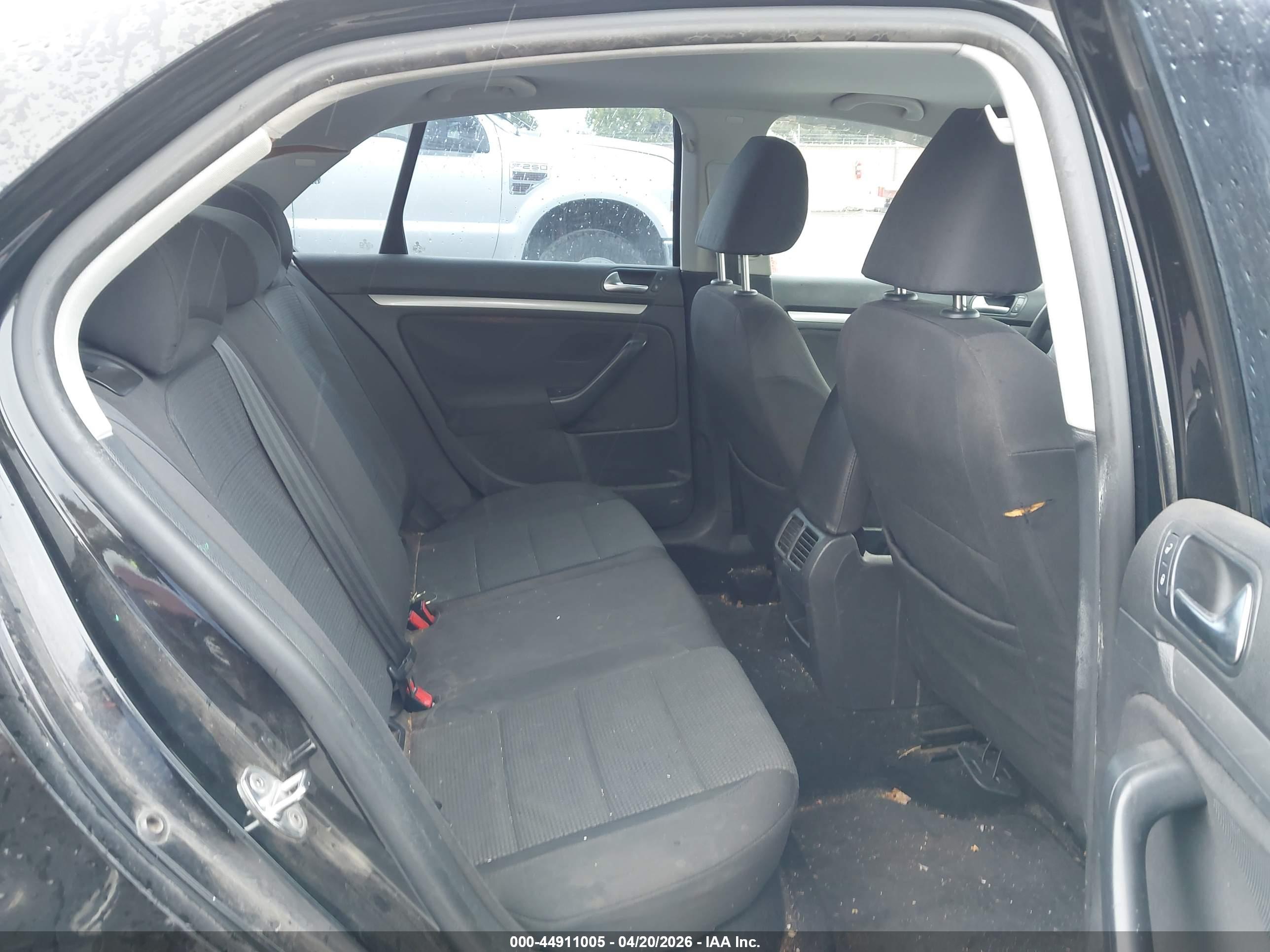 VOLKSWAGEN JETTA image 8
