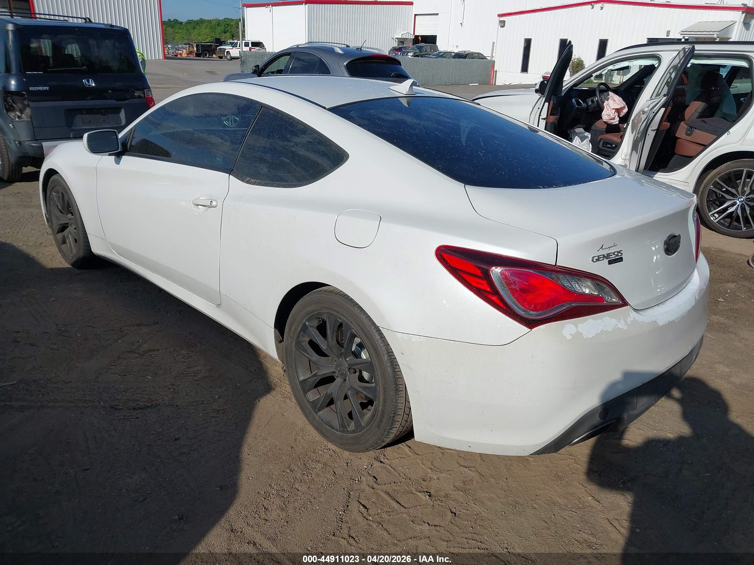 HYUNDAI GENESIS image 3