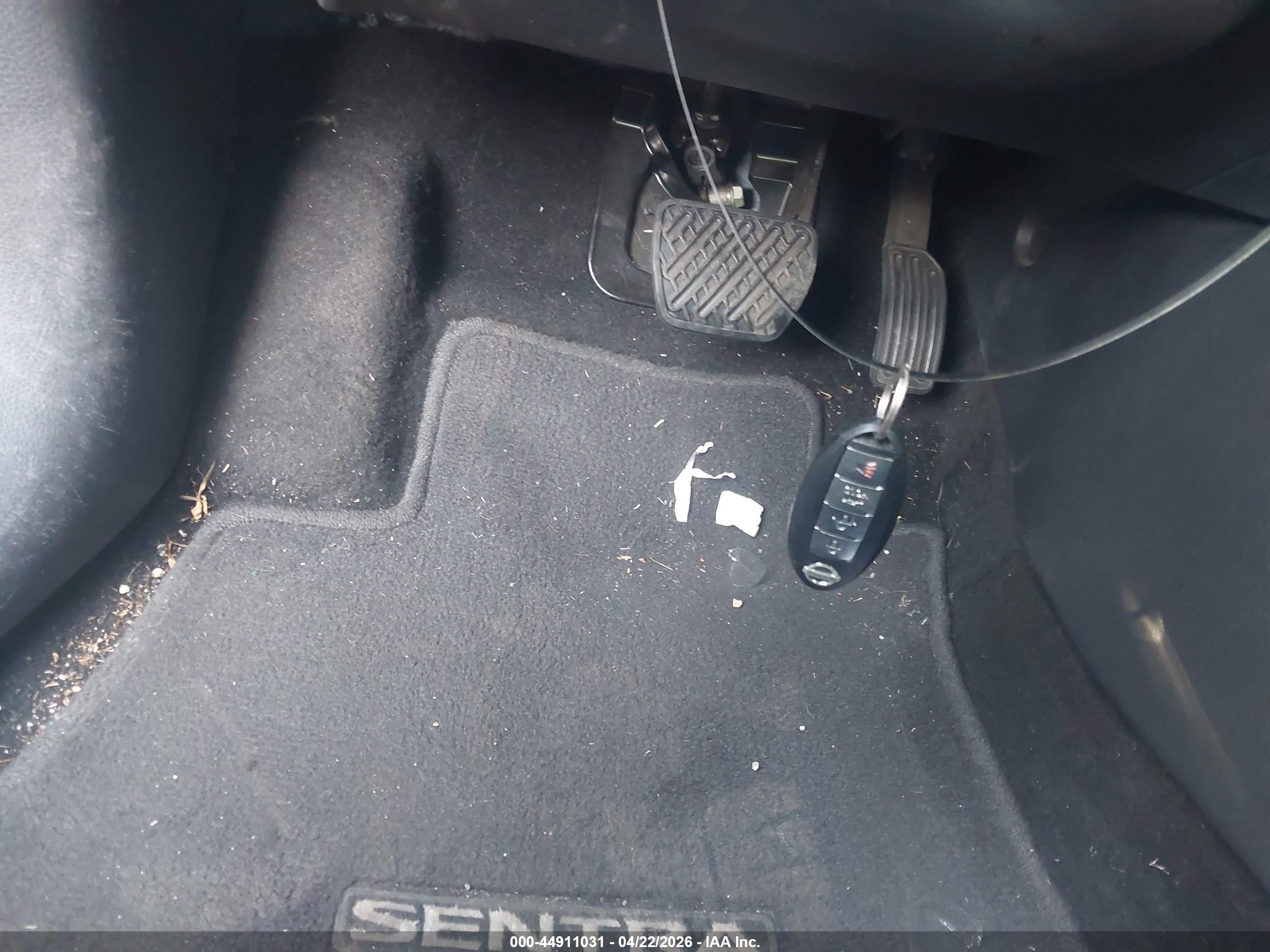 NISSAN SENTRA image 11