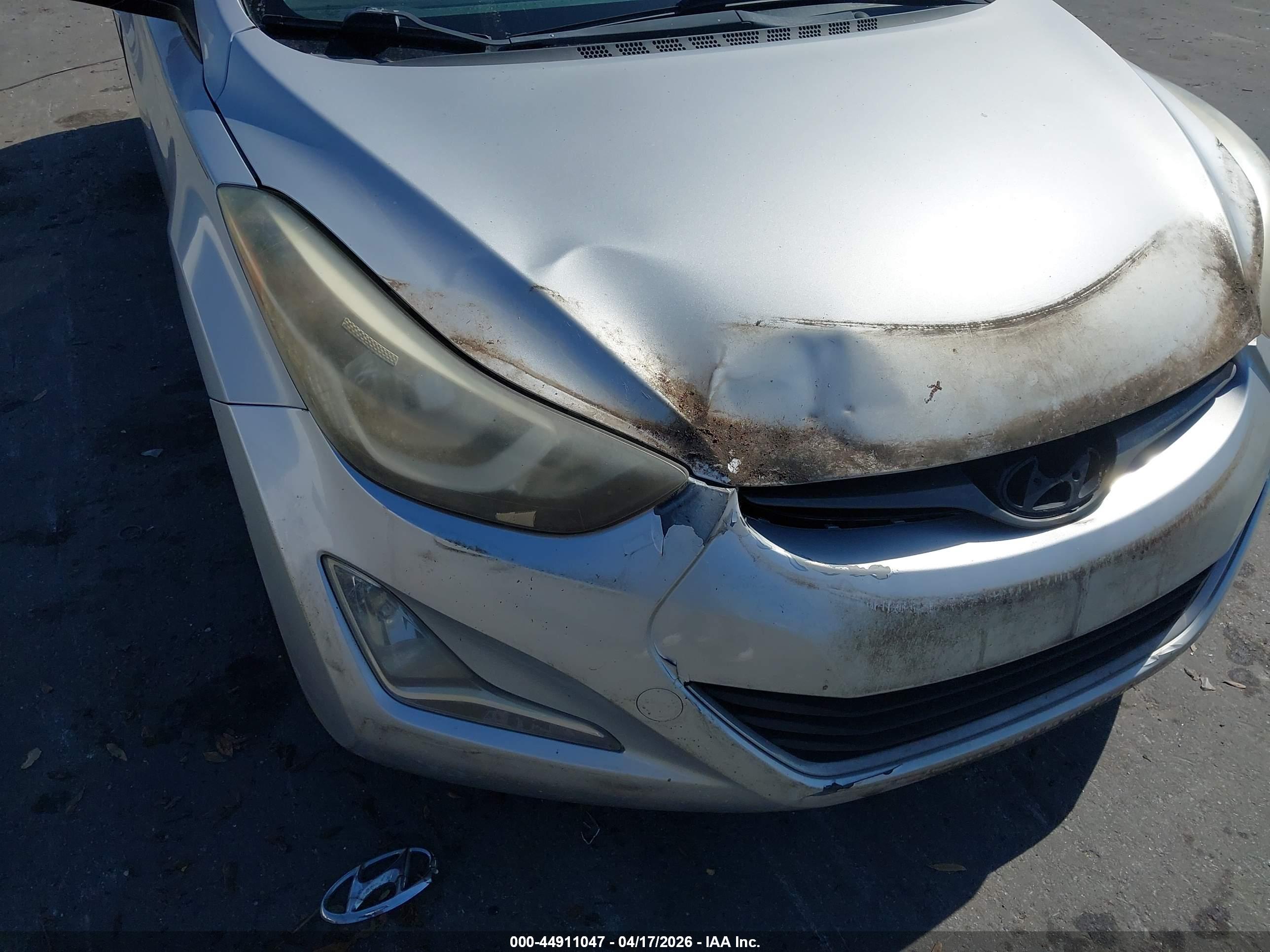 HYUNDAI ELANTRA image 6