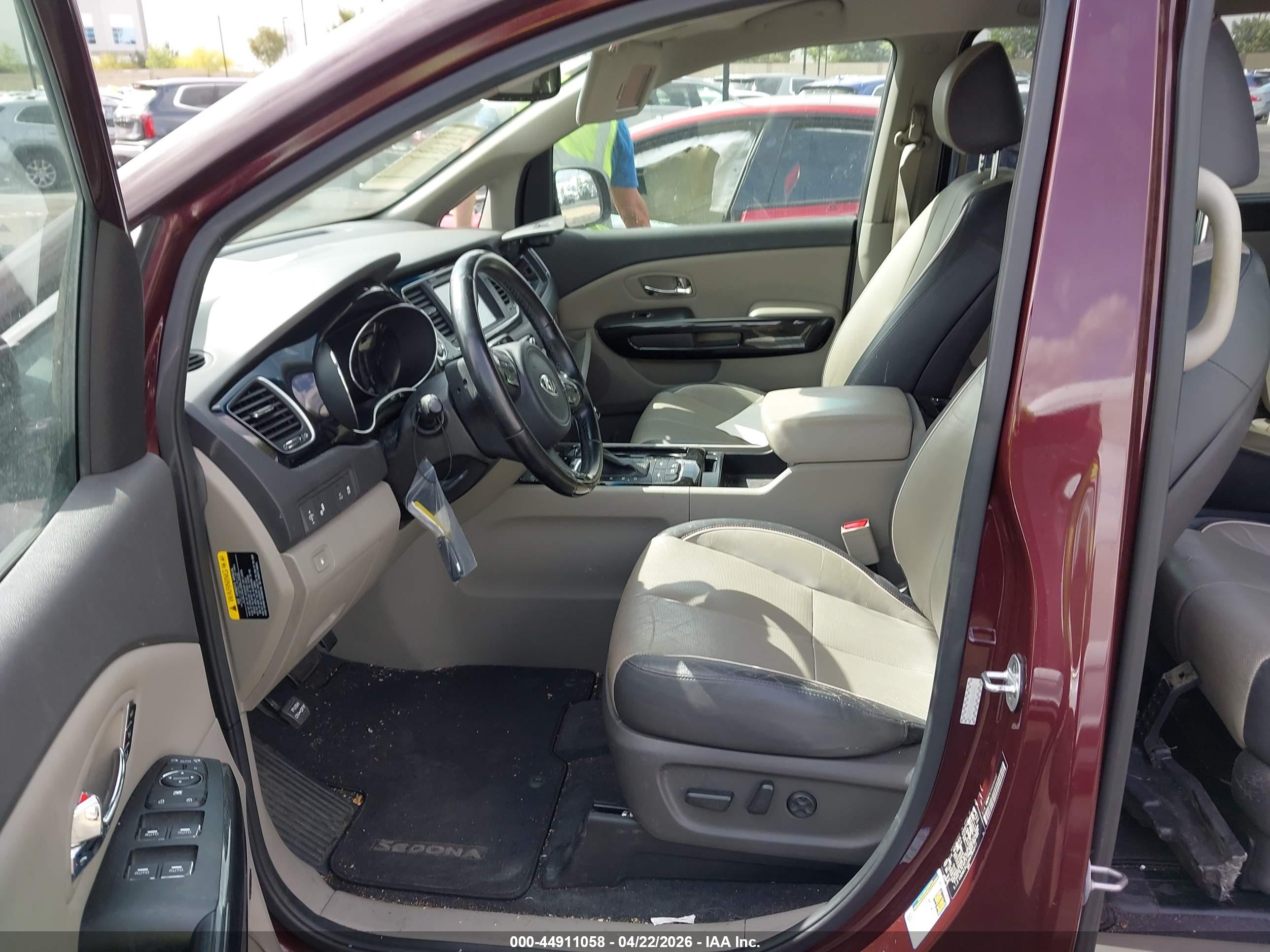 KIA SEDONA image 5
