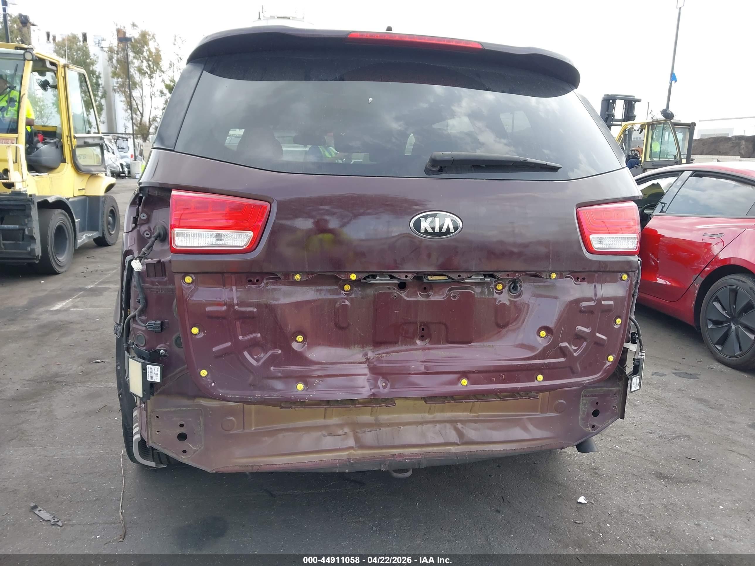KIA SEDONA image 6