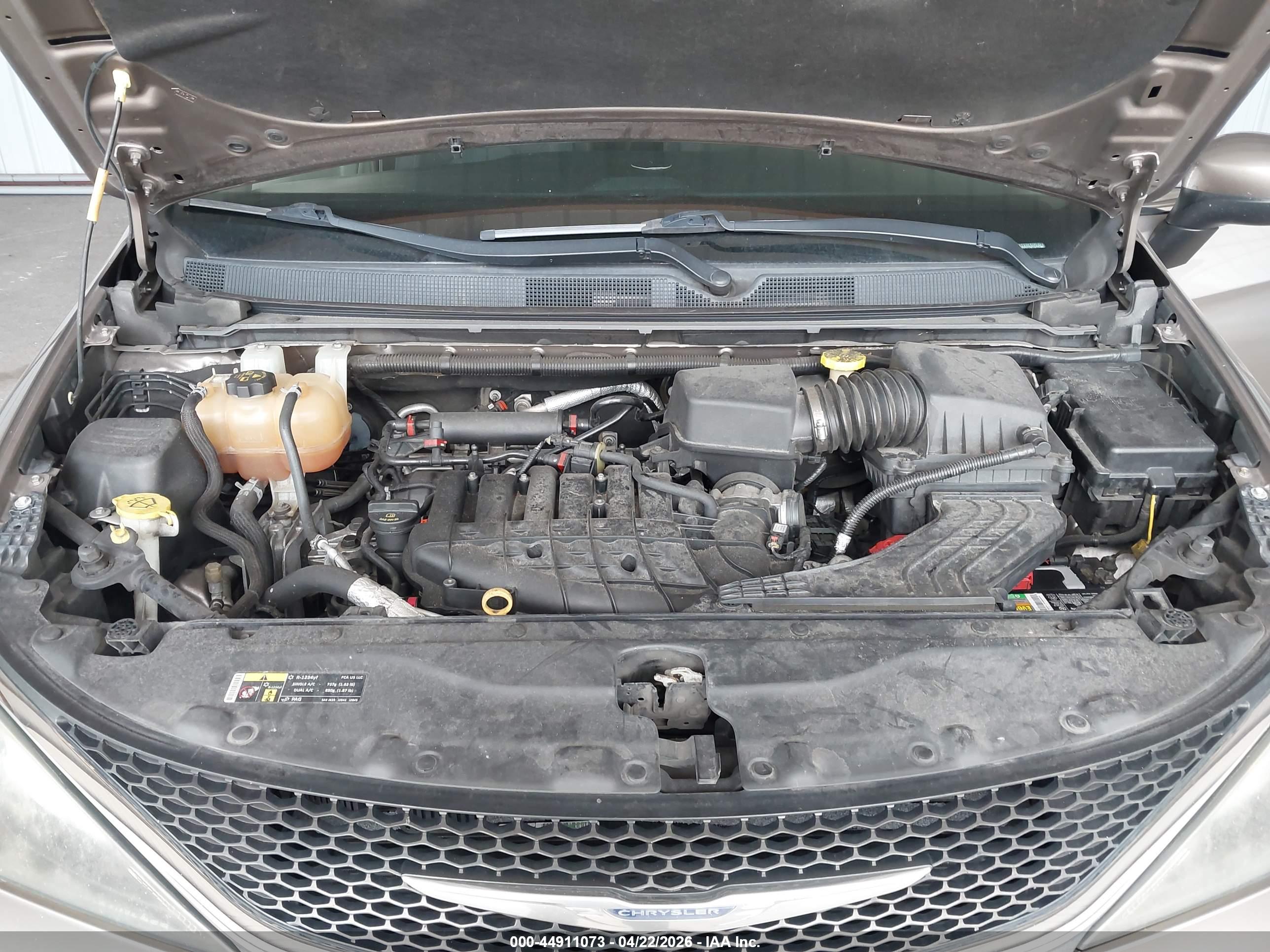 CHRYSLER PACIFICA image 10