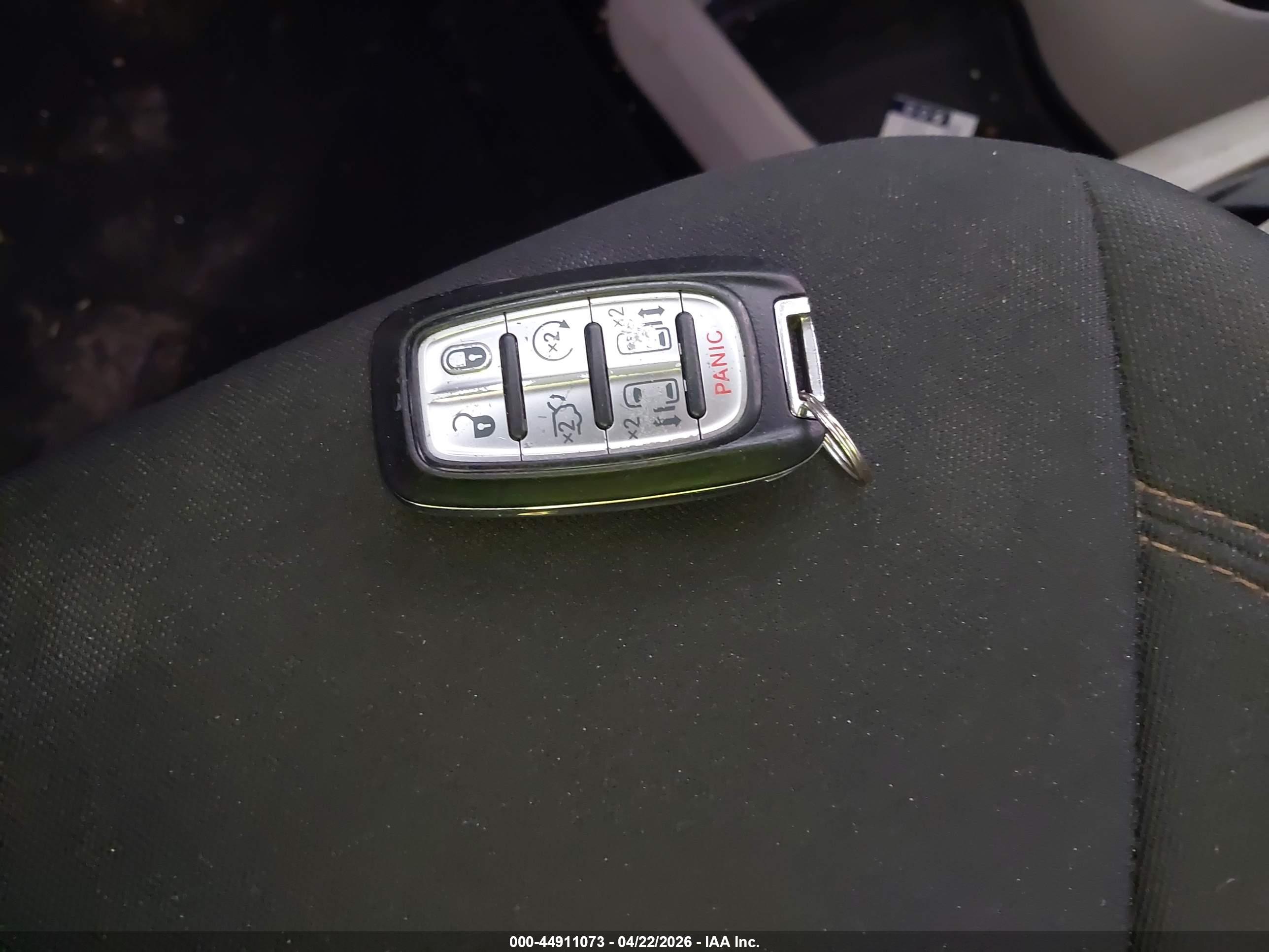 CHRYSLER PACIFICA image 11