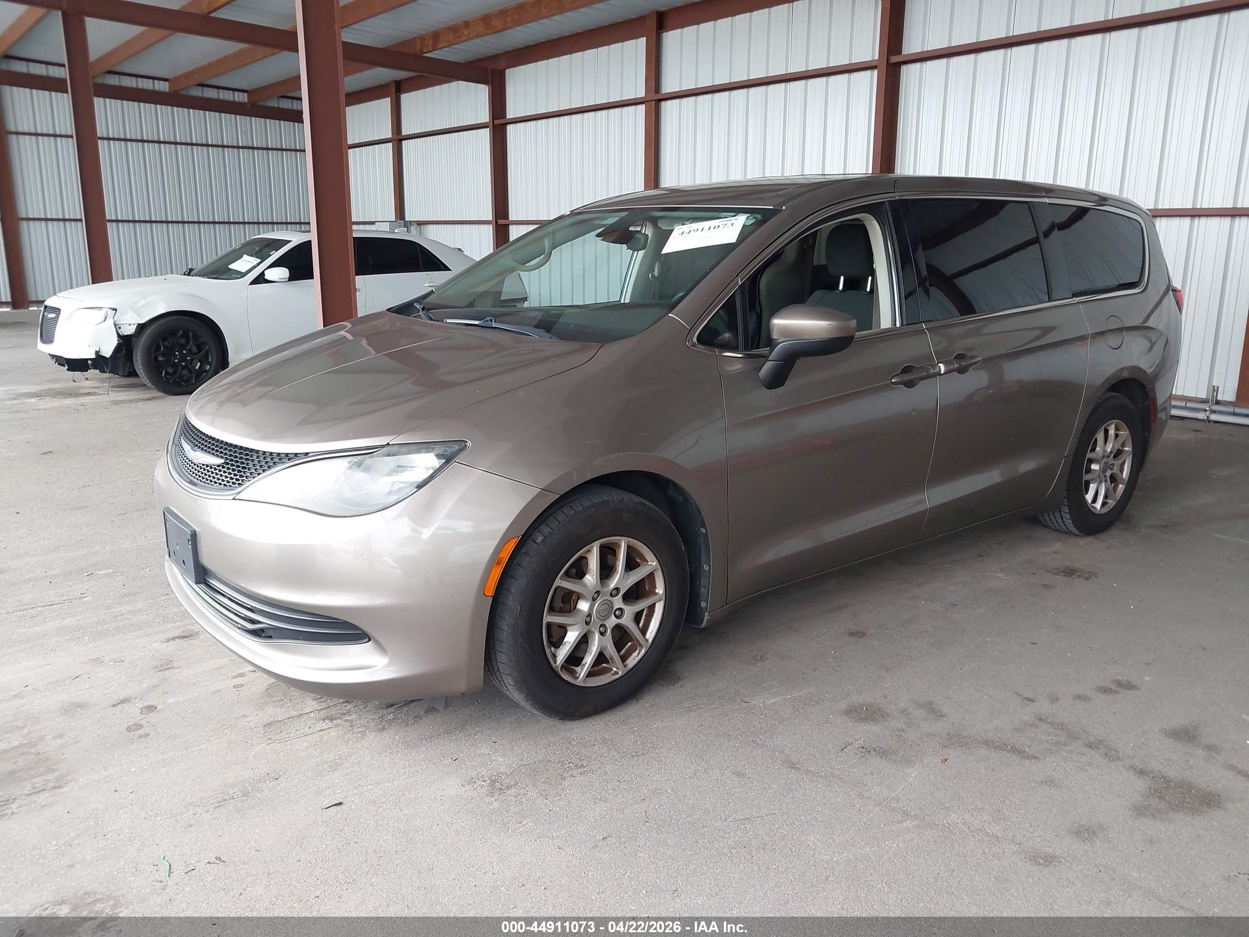 CHRYSLER PACIFICA image 2