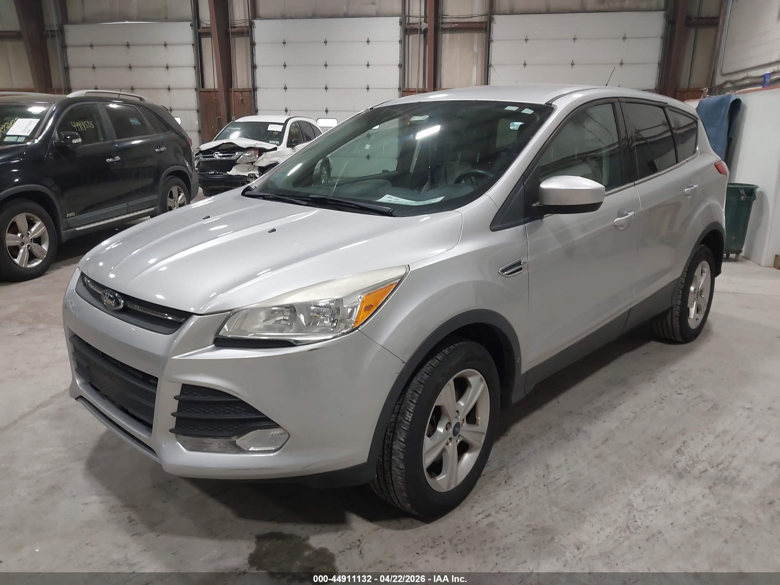 FORD ESCAPE image 2