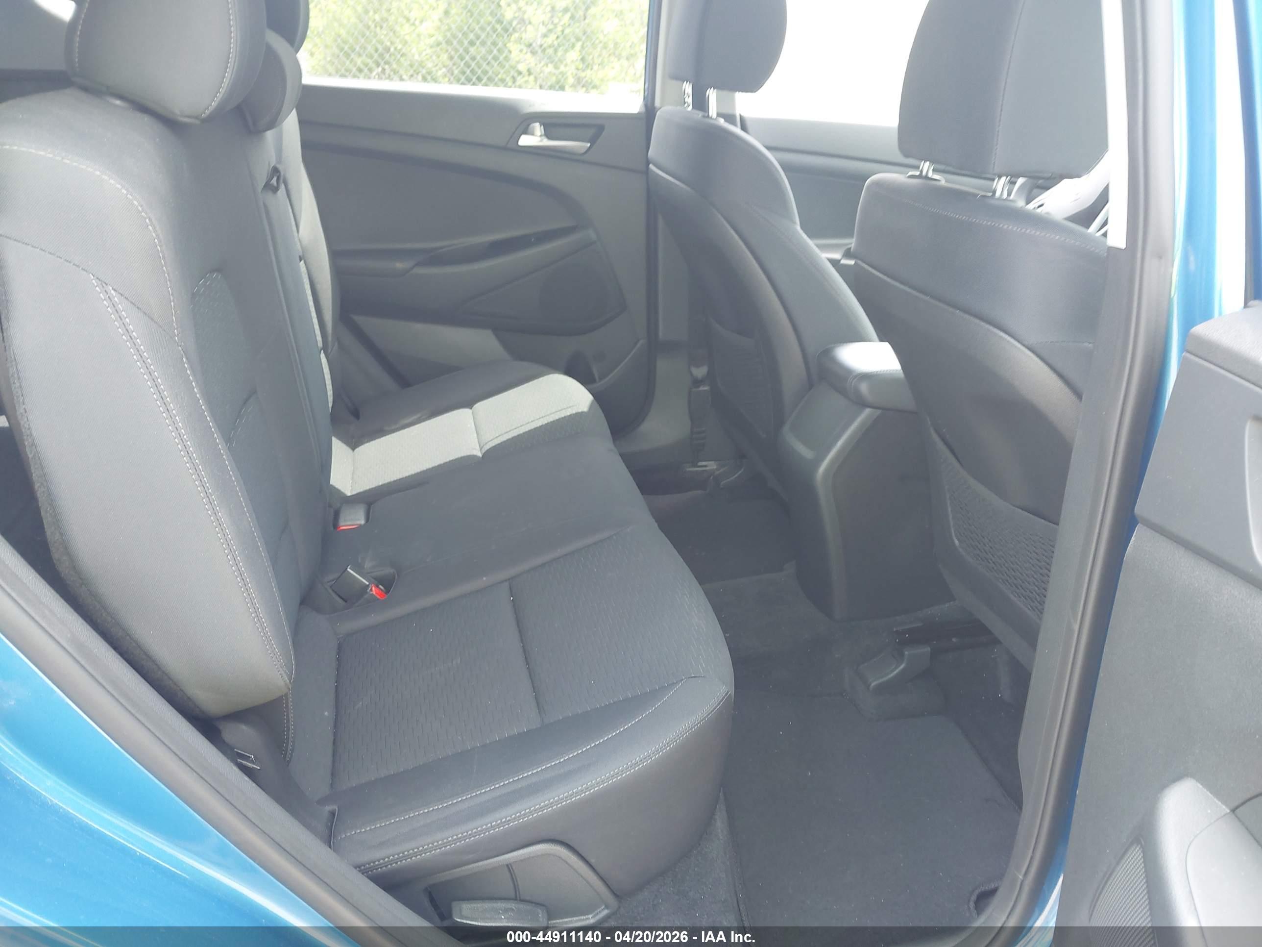 HYUNDAI TUCSON image 8