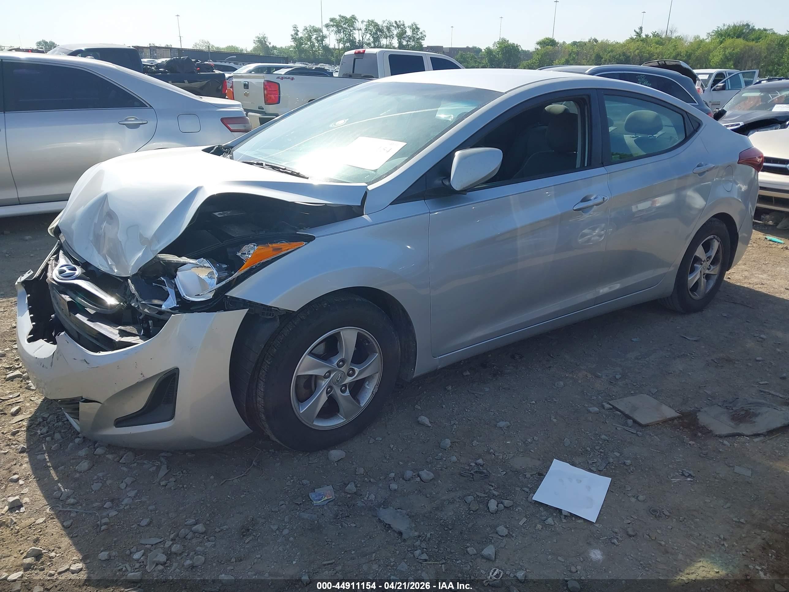 HYUNDAI ELANTRA image 2