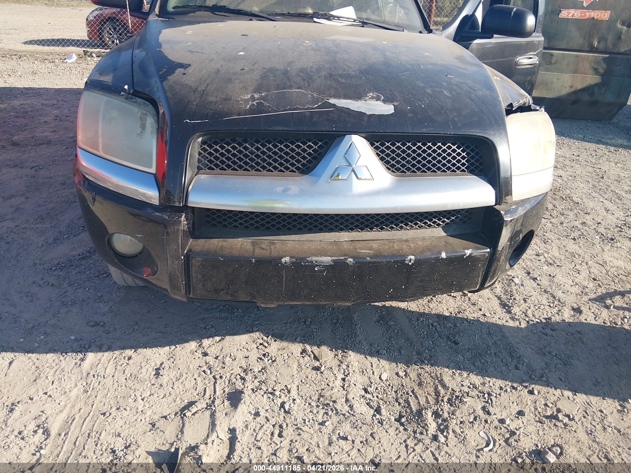 MITSUBISHI RAIDER image 6