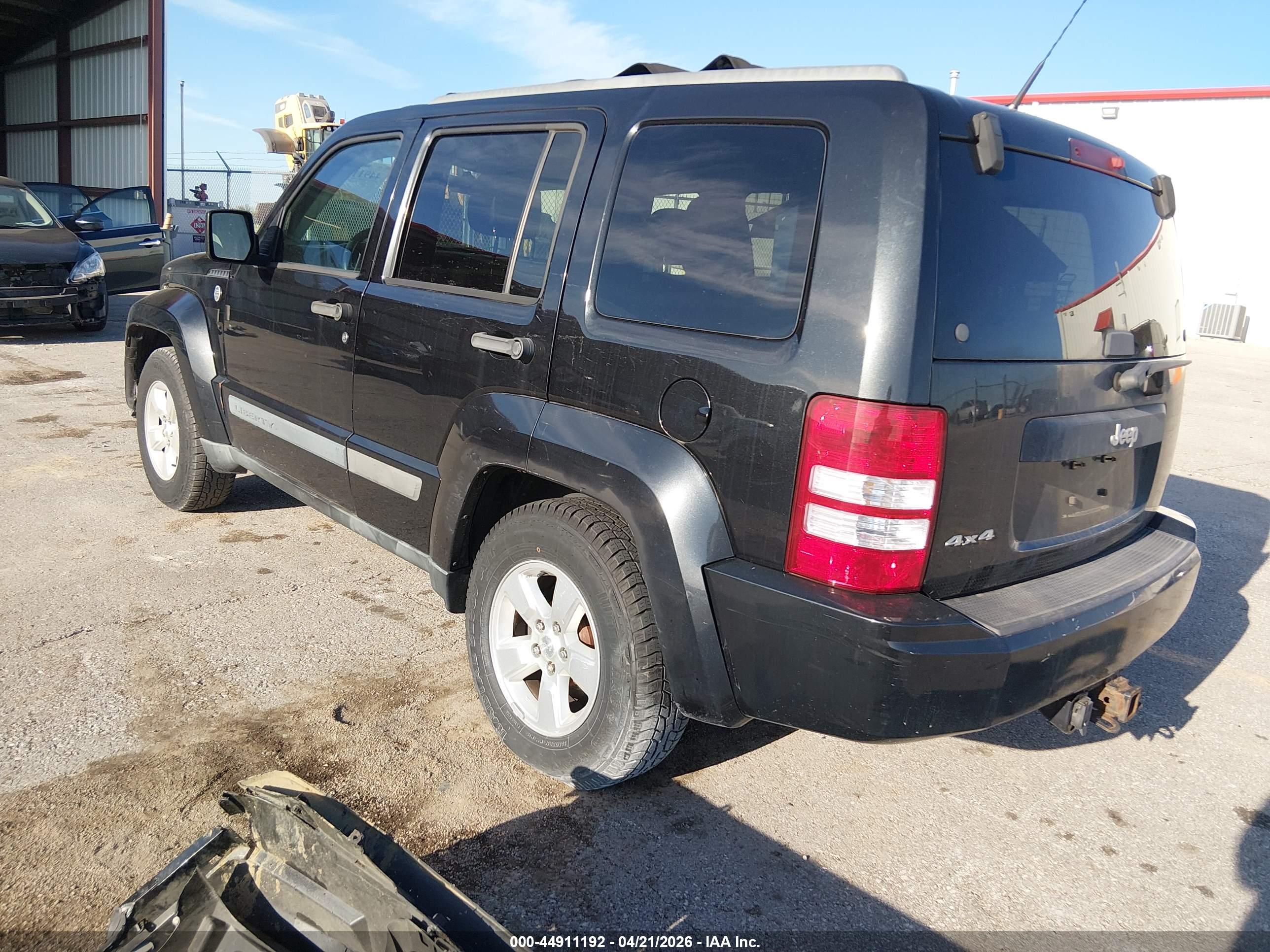 JEEP LIBERTY image 3