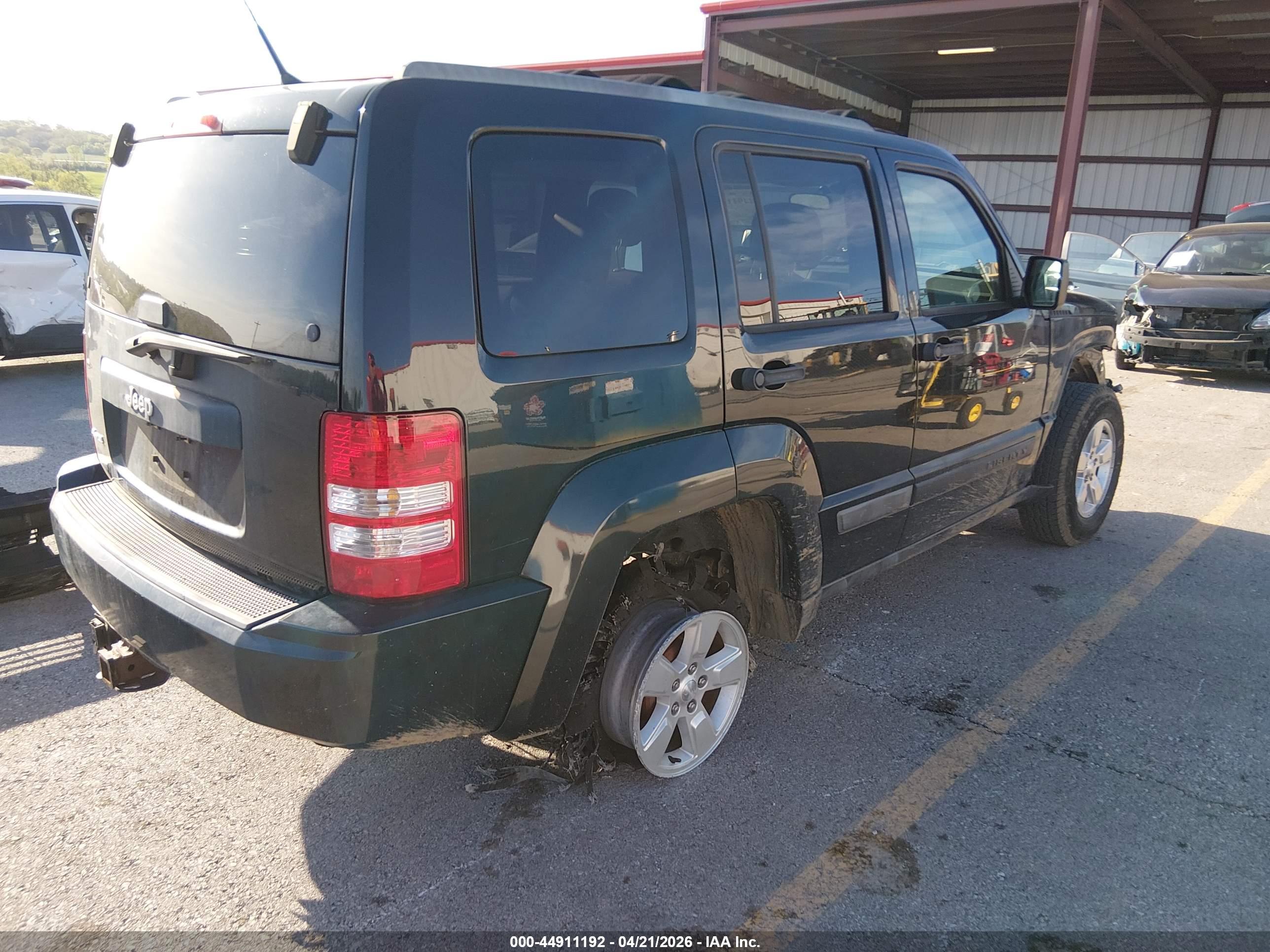 JEEP LIBERTY image 4