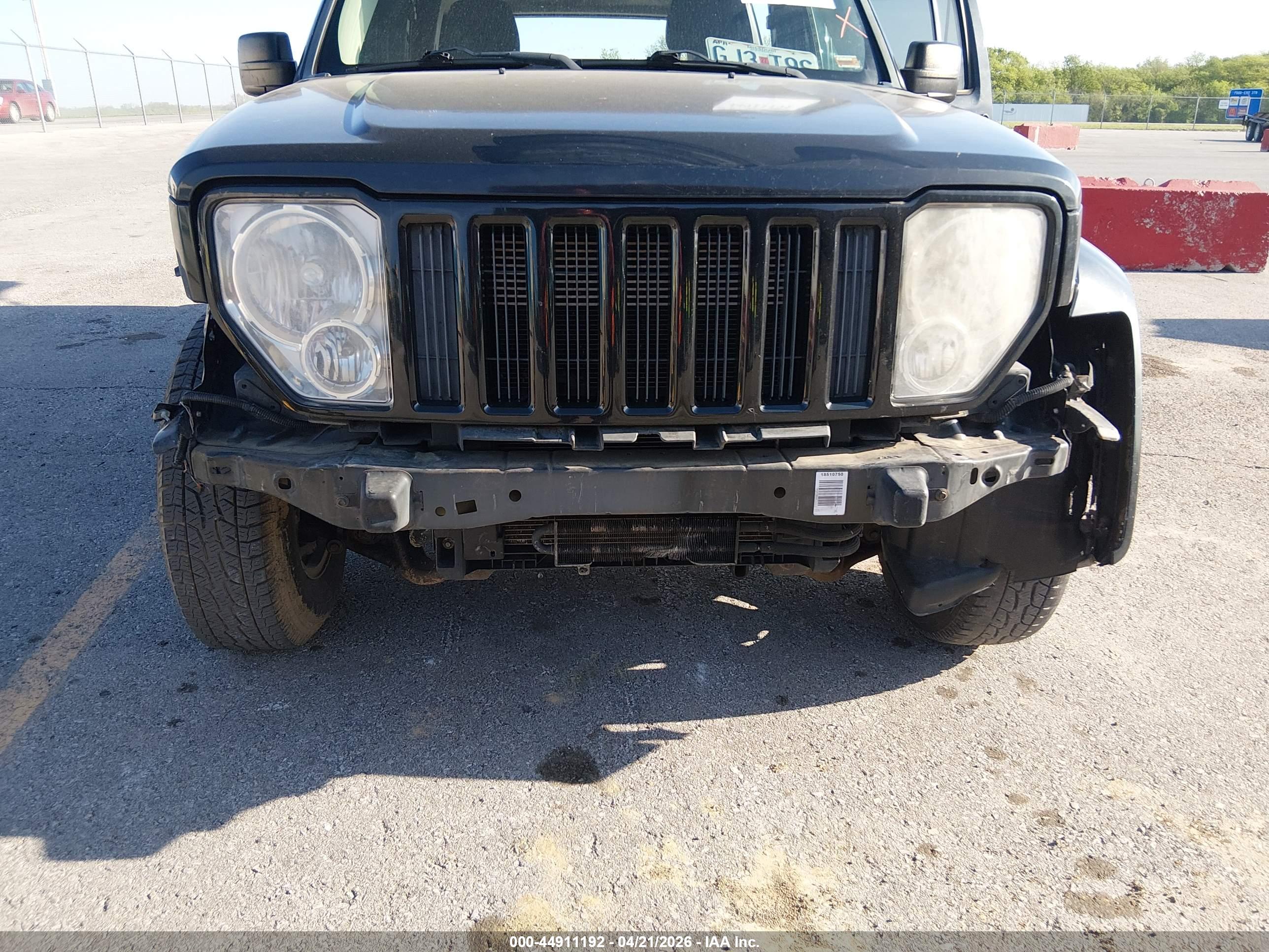 JEEP LIBERTY image 6