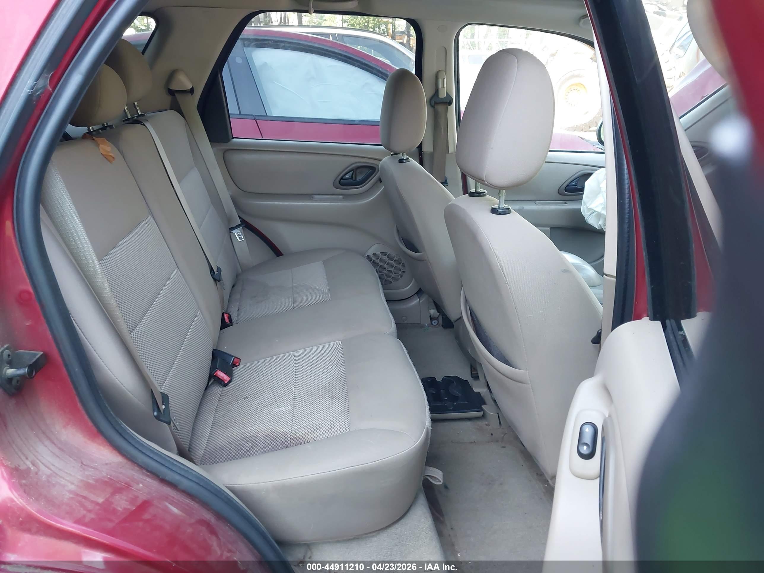 FORD ESCAPE image 8