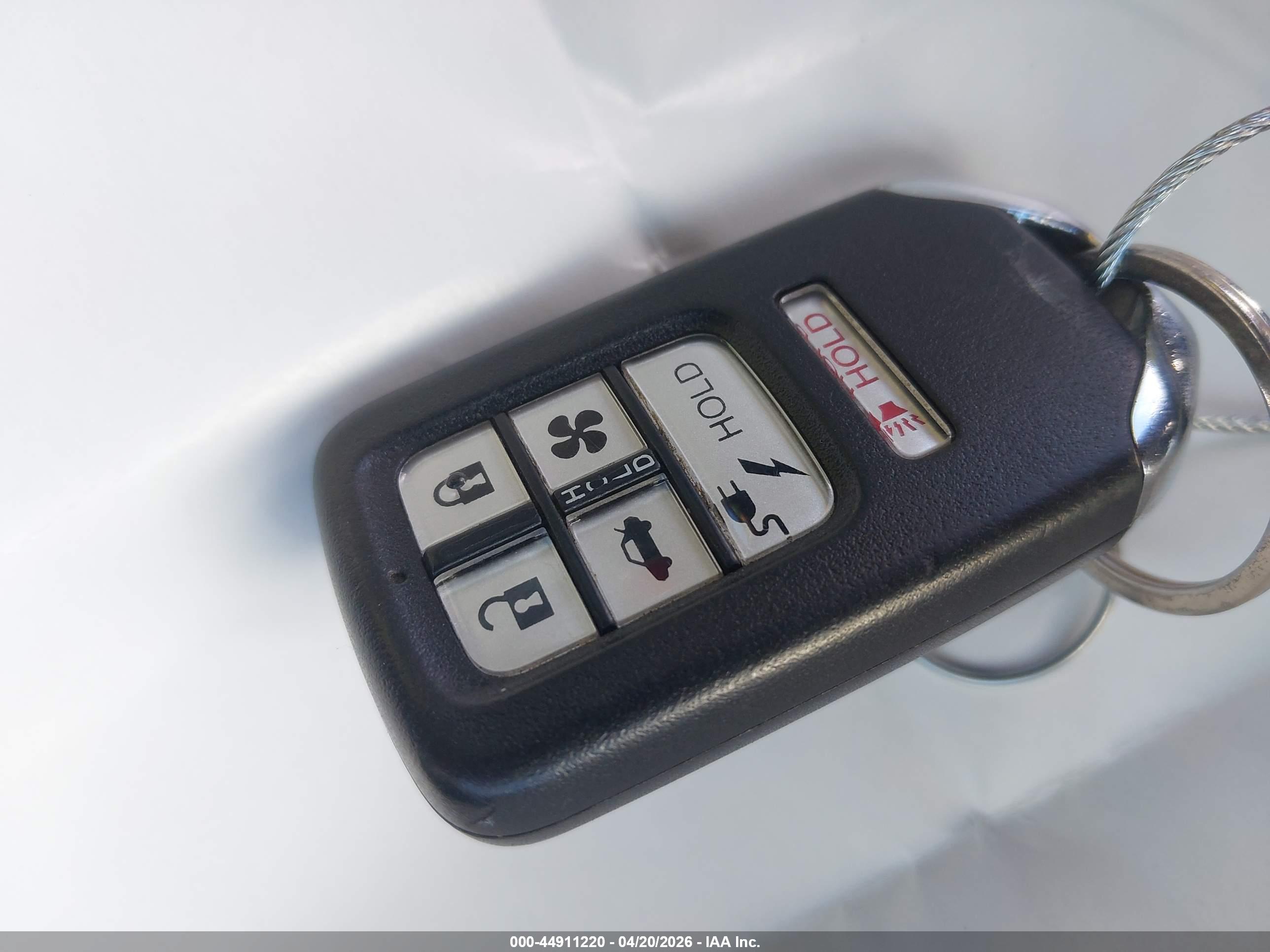 HONDA CLARITY image 11