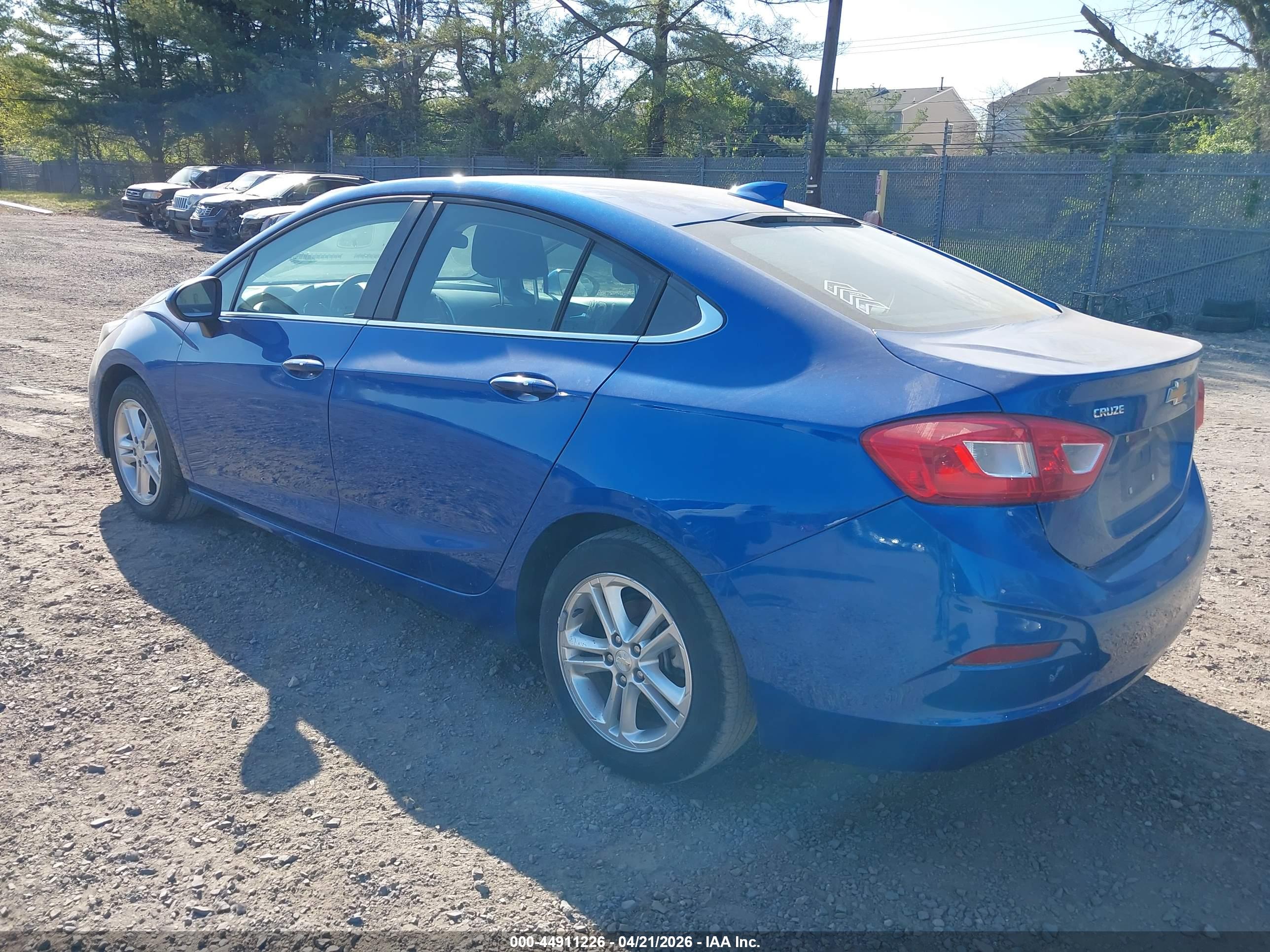 CHEVROLET CRUZE image 3