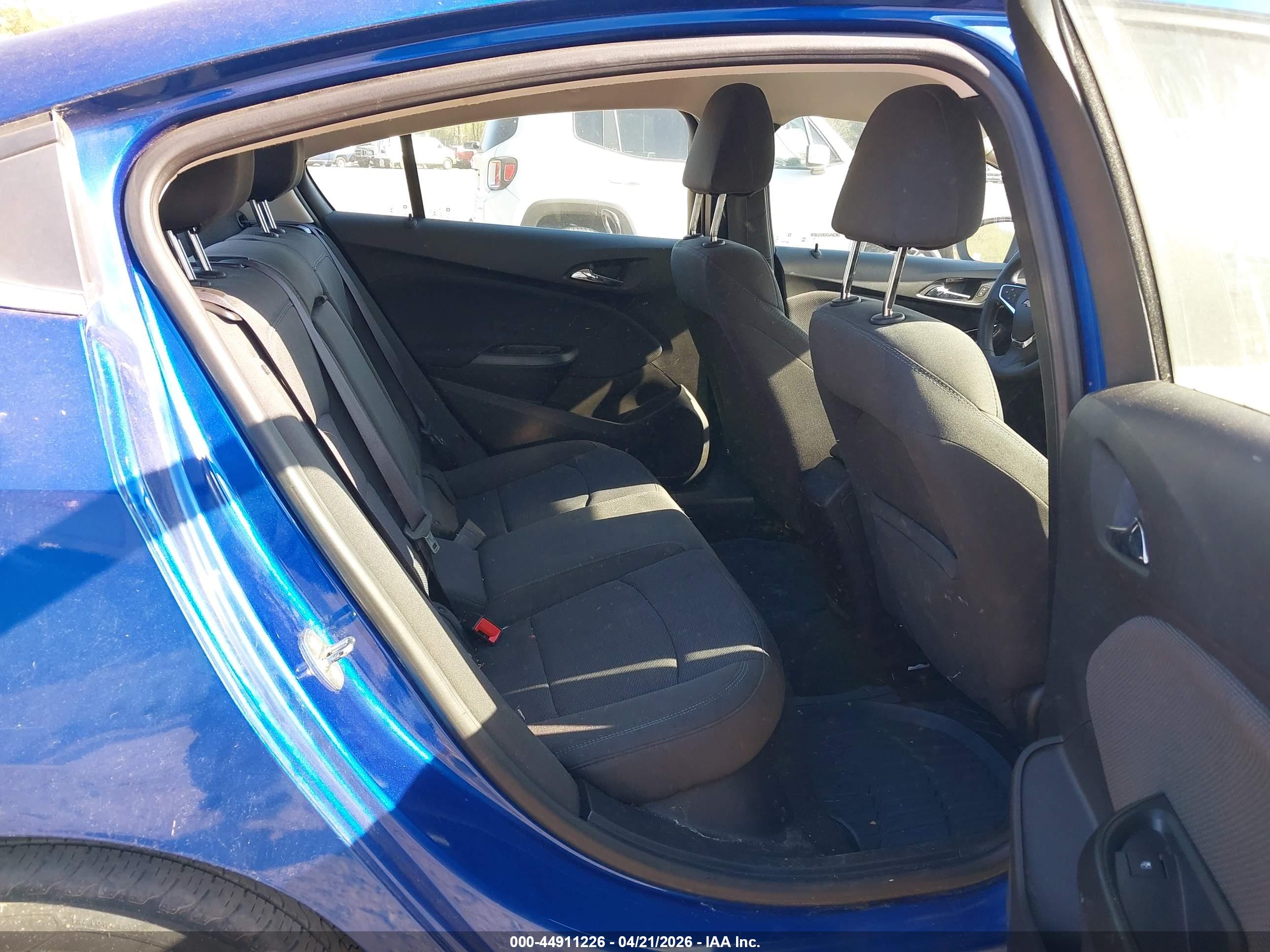 CHEVROLET CRUZE image 8