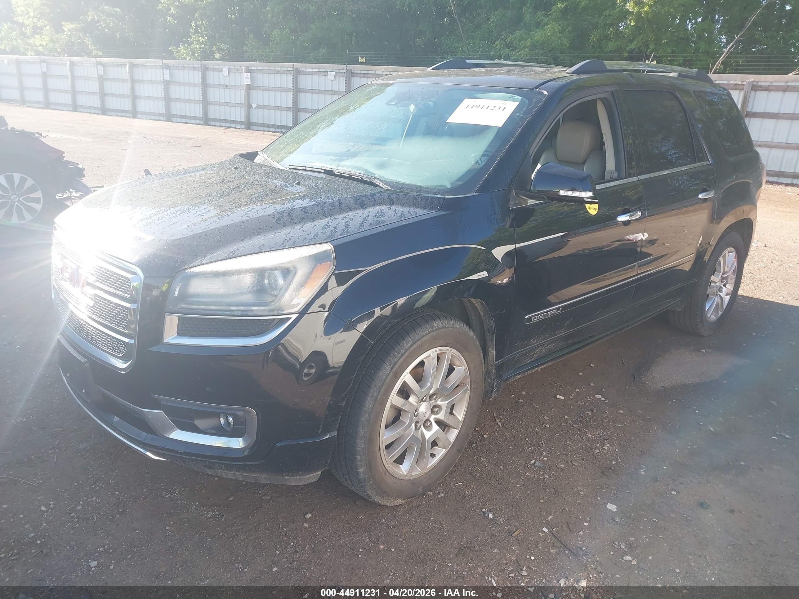 GMC ACADIA image 2
