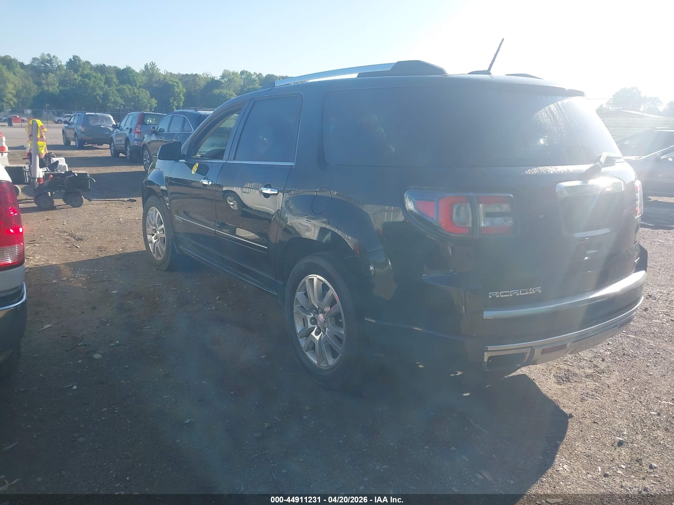 GMC ACADIA image 3