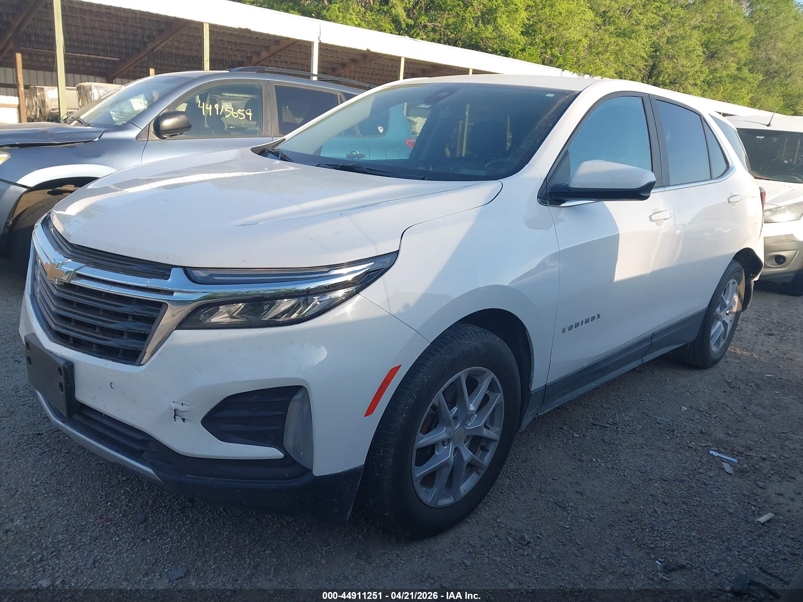 CHEVROLET EQUINOX image 2