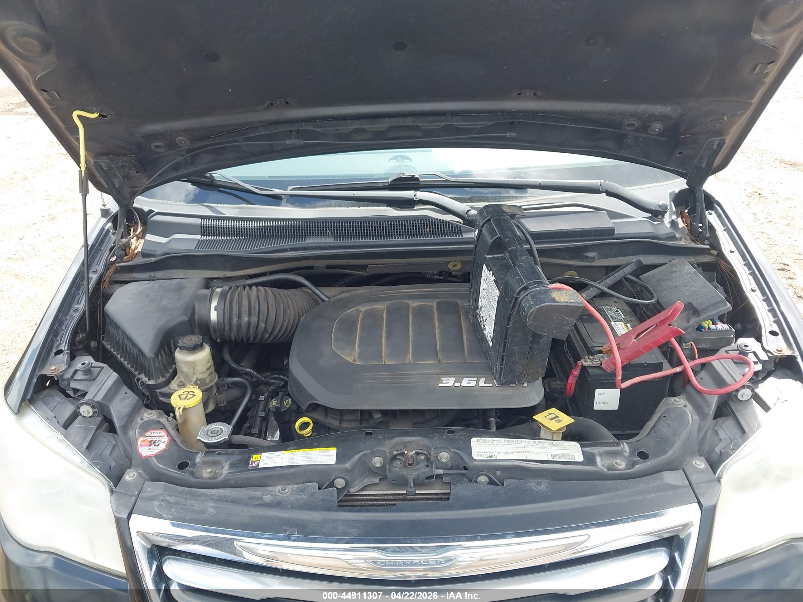 CHRYSLER TOWN image 10
