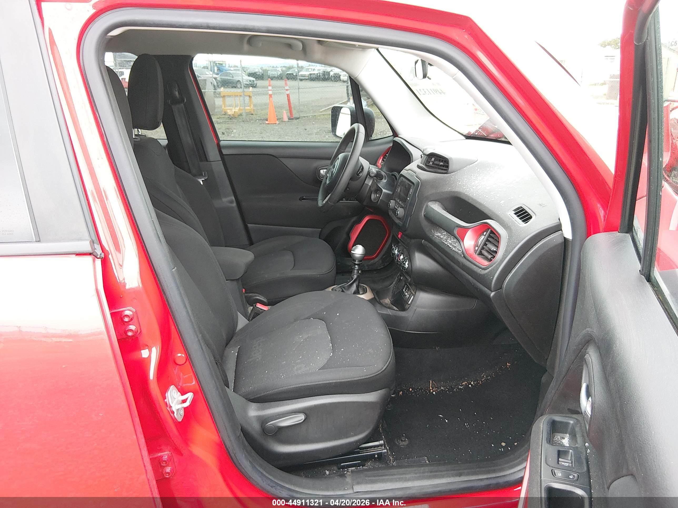 JEEP RENEGADE image 5