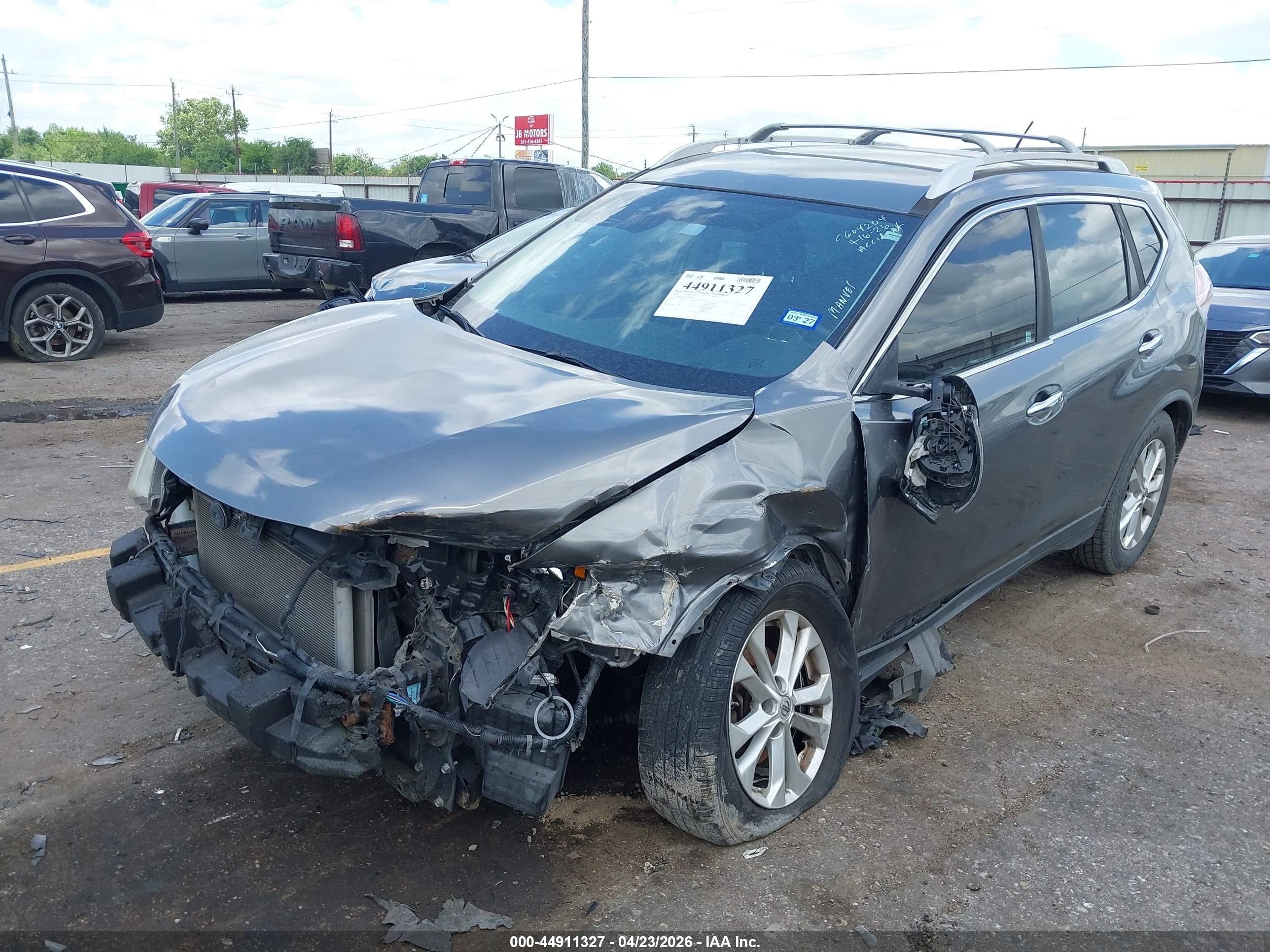 NISSAN ROGUE image 2