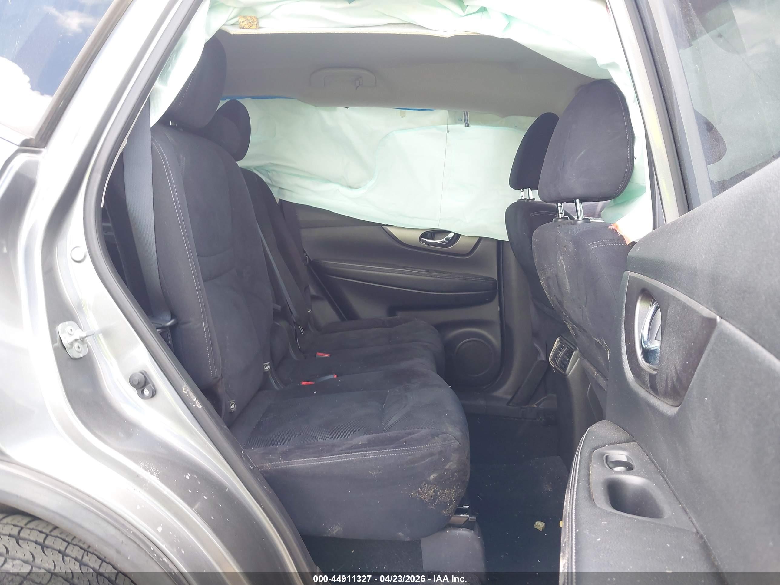 NISSAN ROGUE image 8