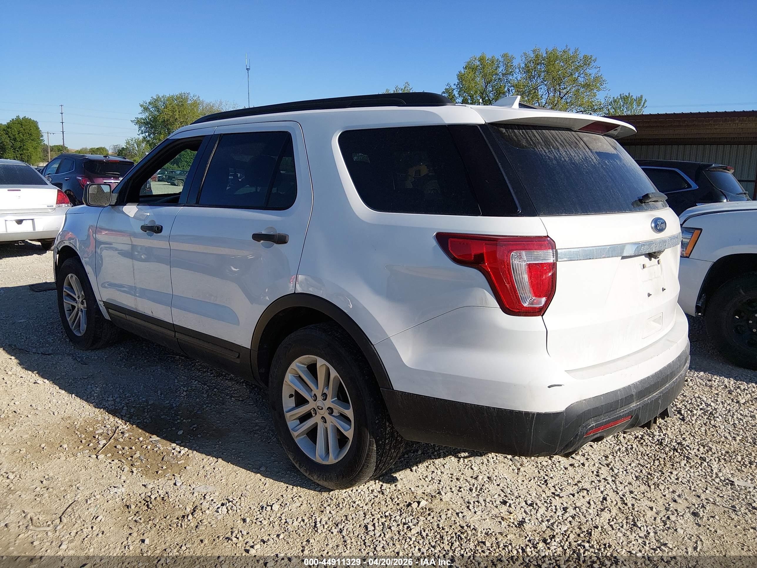 FORD EXPLORER image 3
