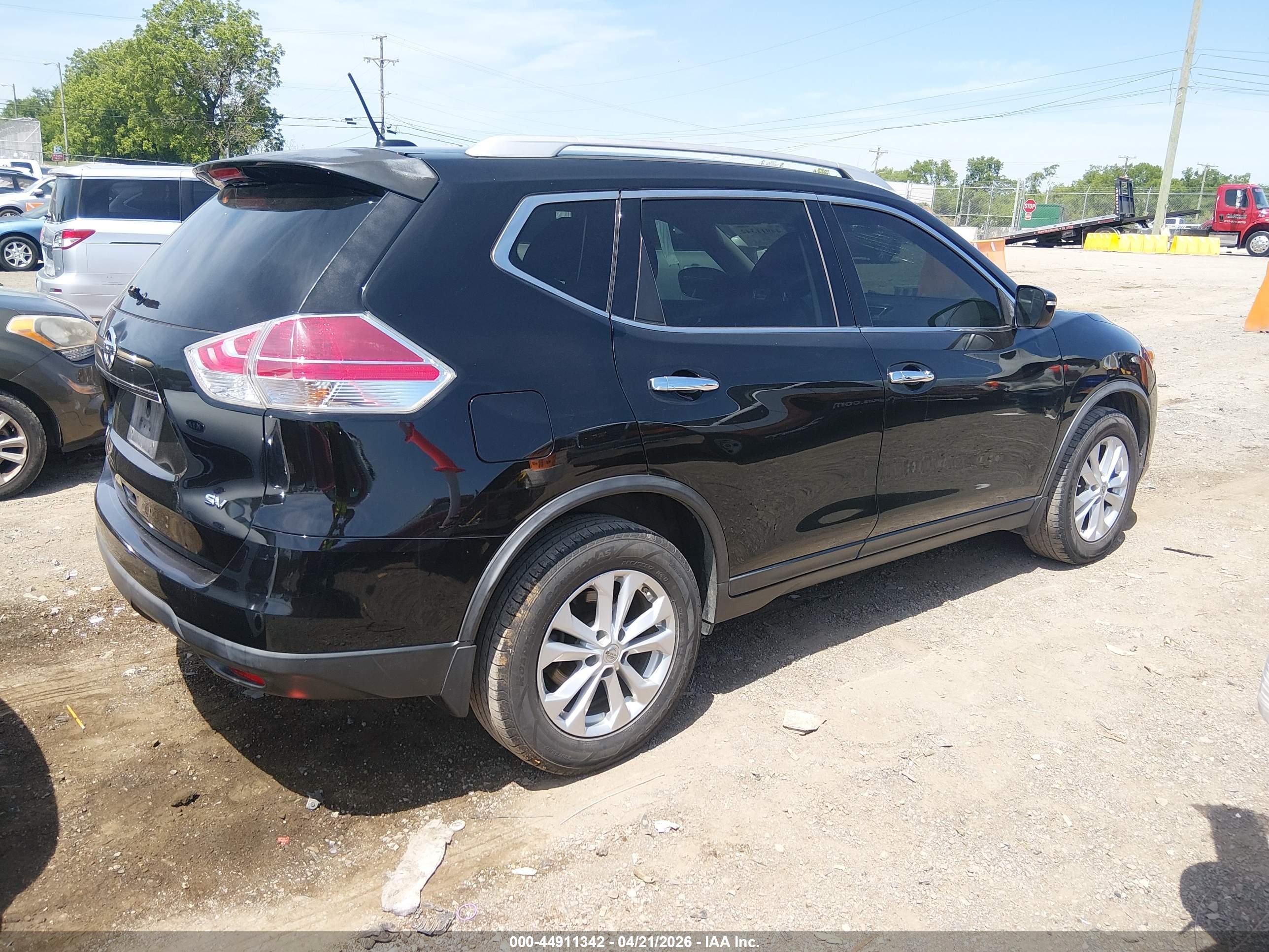 NISSAN ROGUE image 4