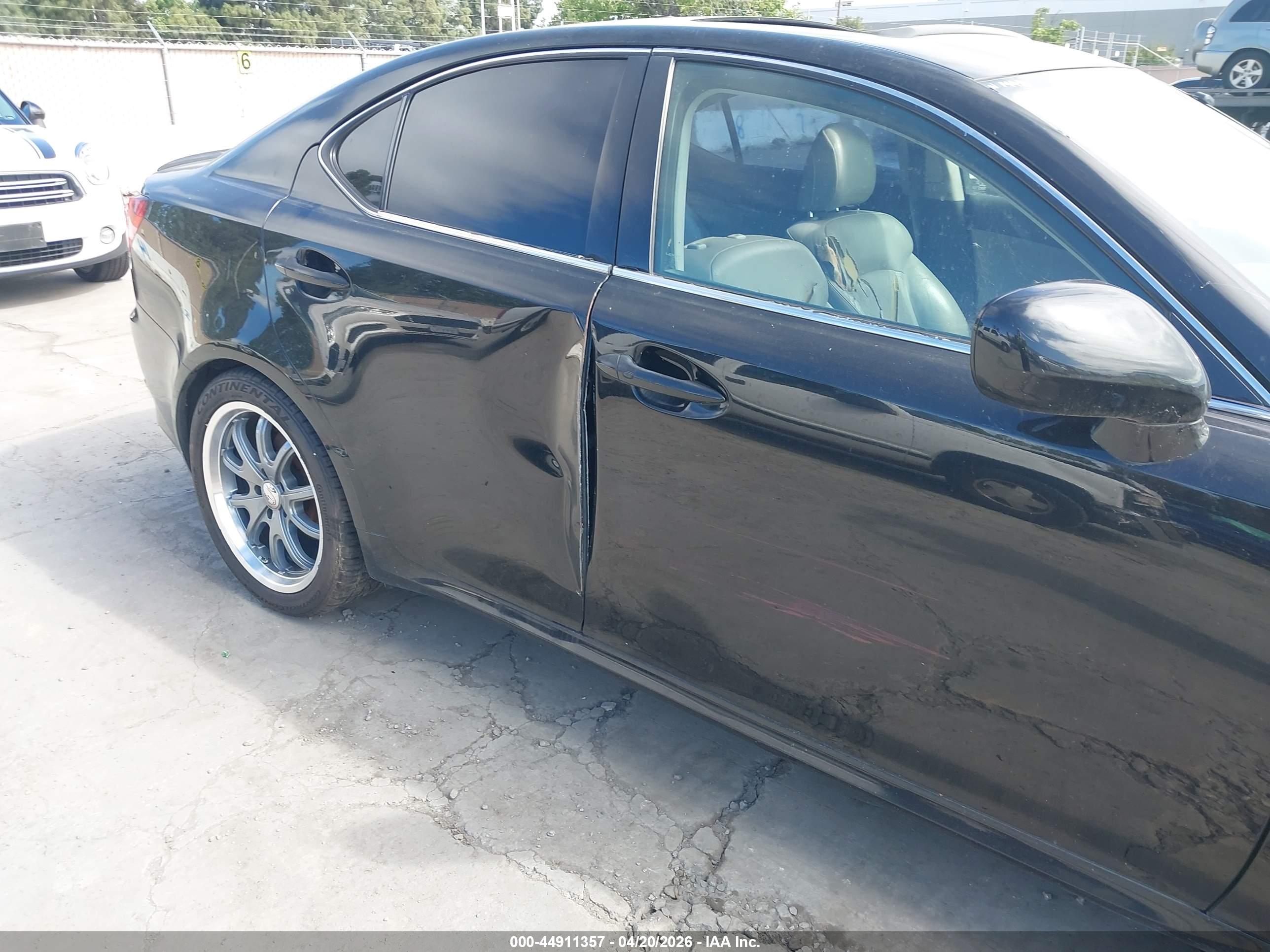 LEXUS IS image 6