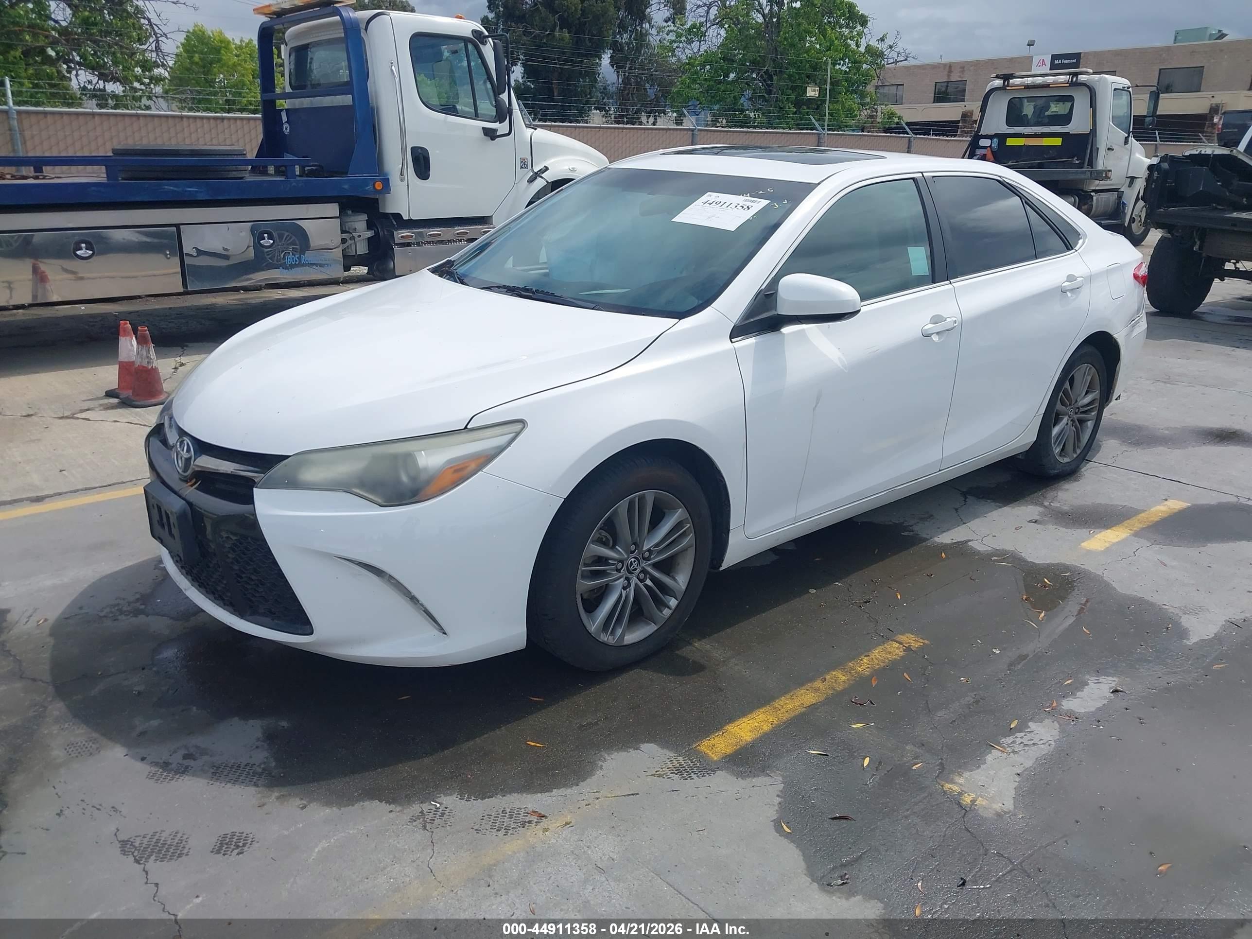 TOYOTA CAMRY image 2