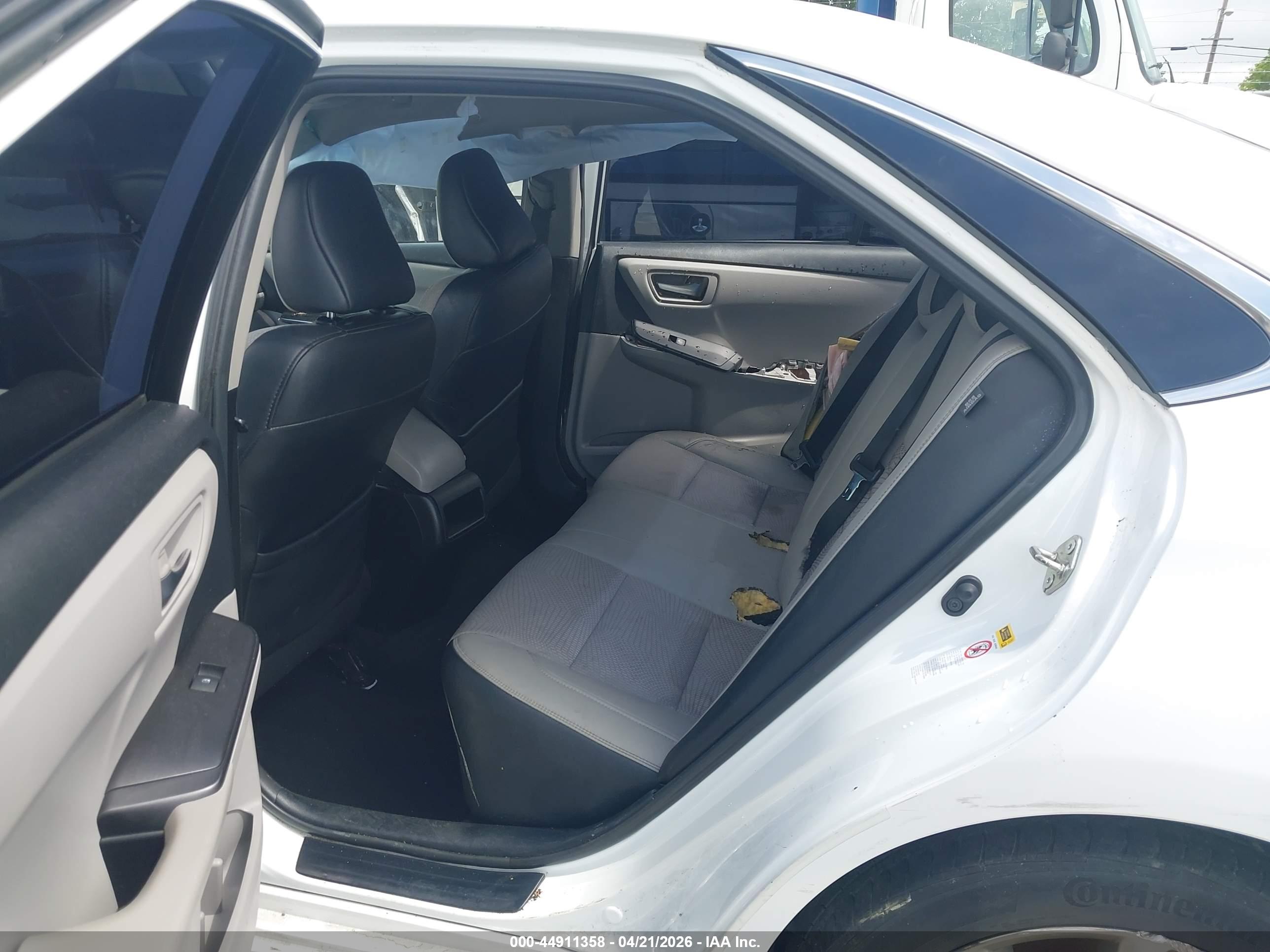 TOYOTA CAMRY image 8