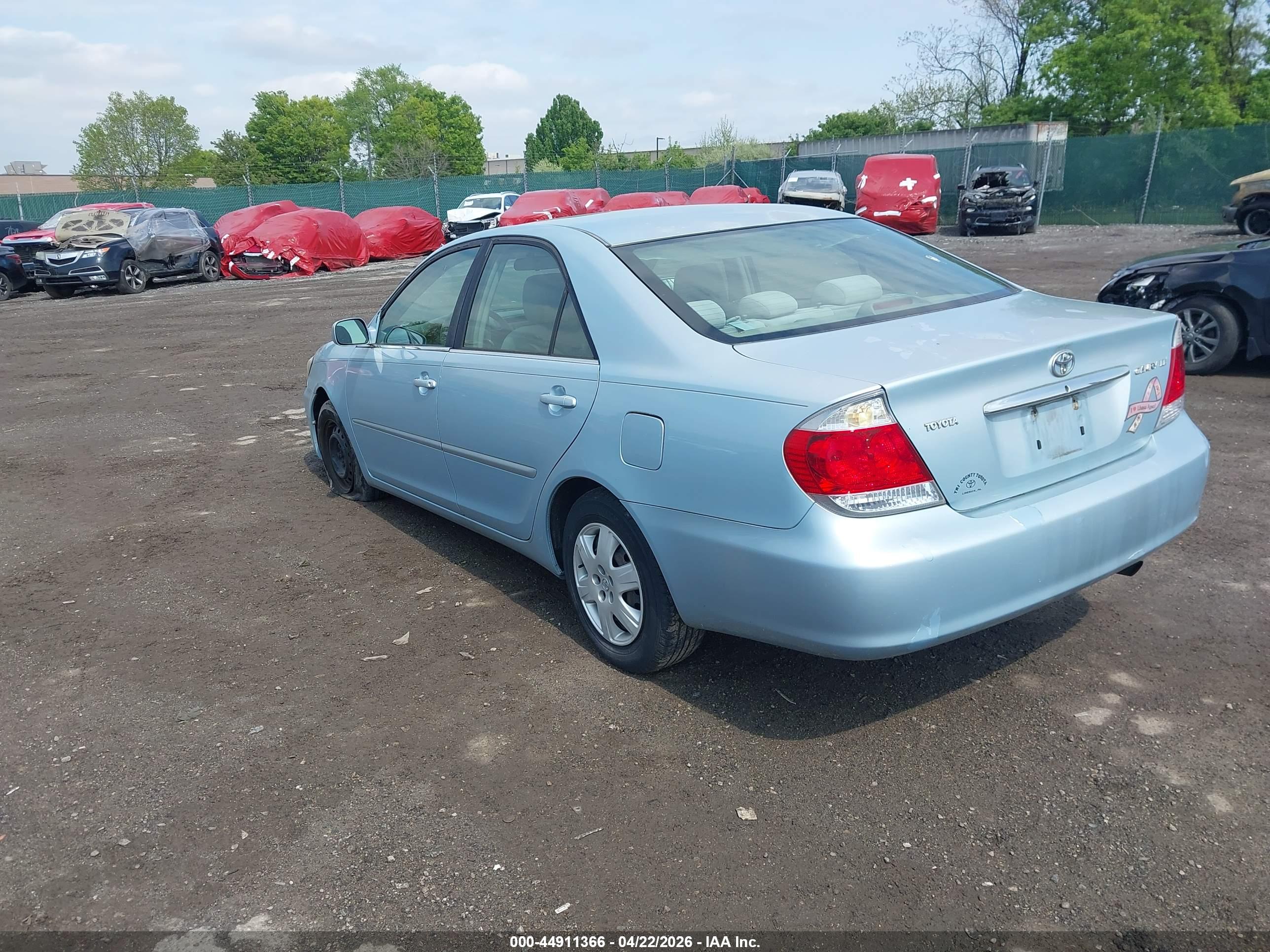 TOYOTA CAMRY image 3