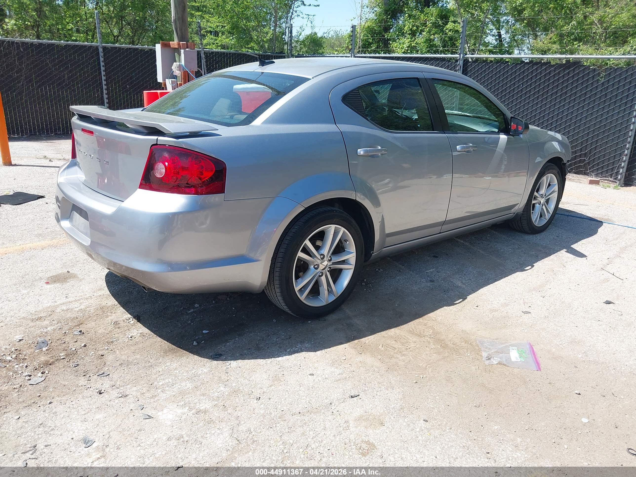 DODGE AVENGER image 4