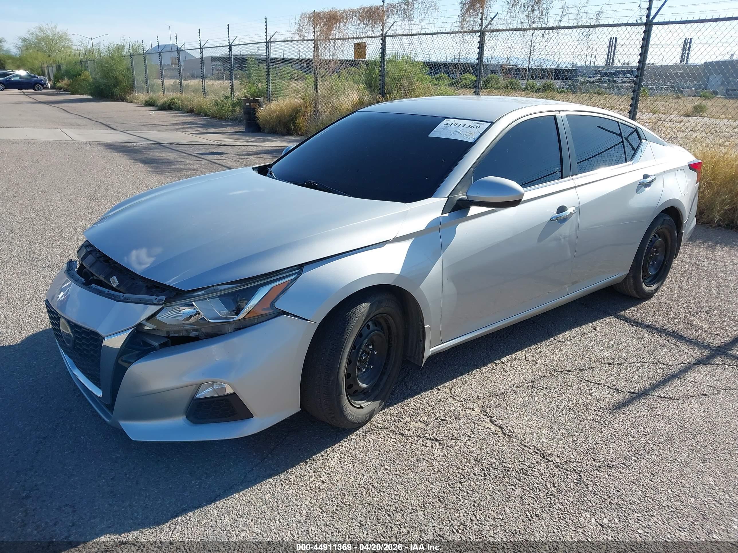 NISSAN ALTIMA image 2