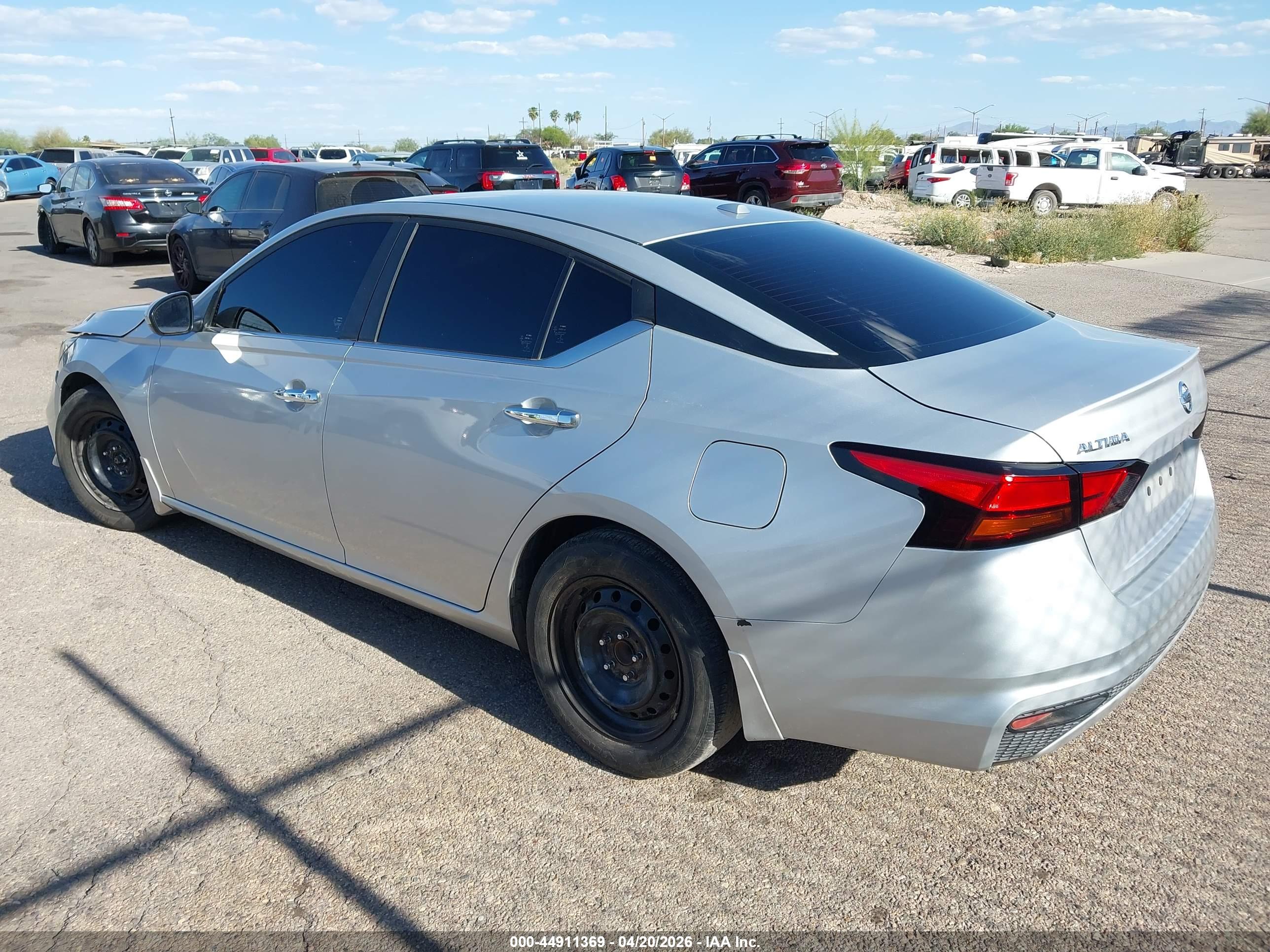 NISSAN ALTIMA image 3