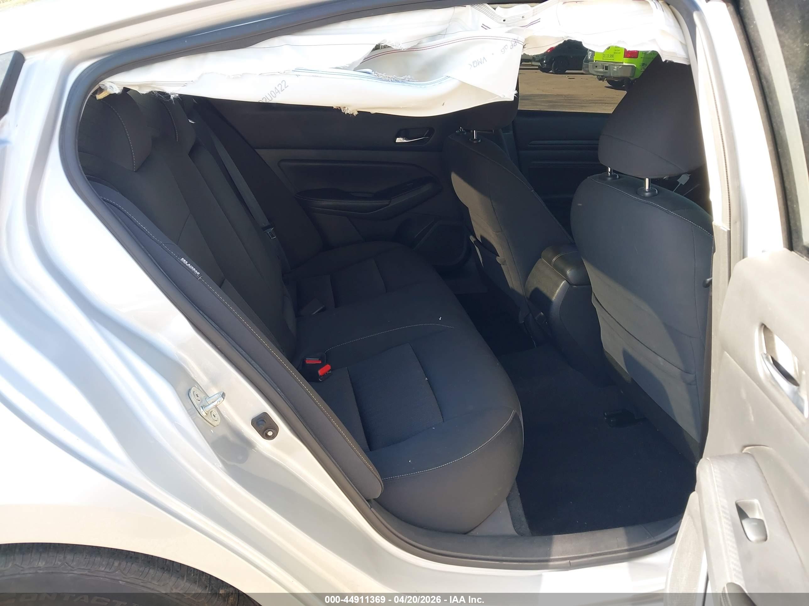 NISSAN ALTIMA image 8