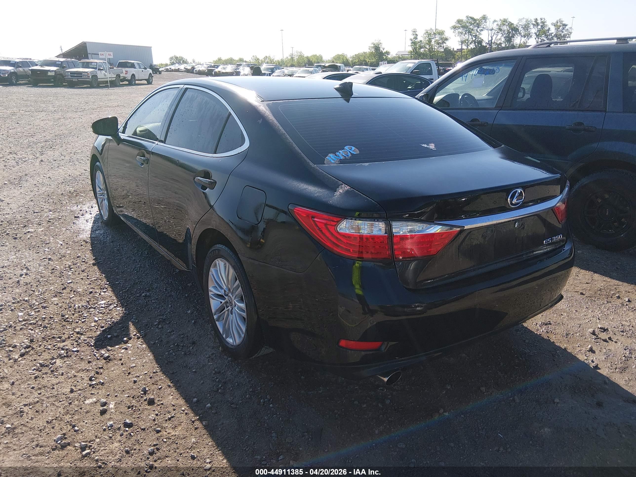 LEXUS ES image 3
