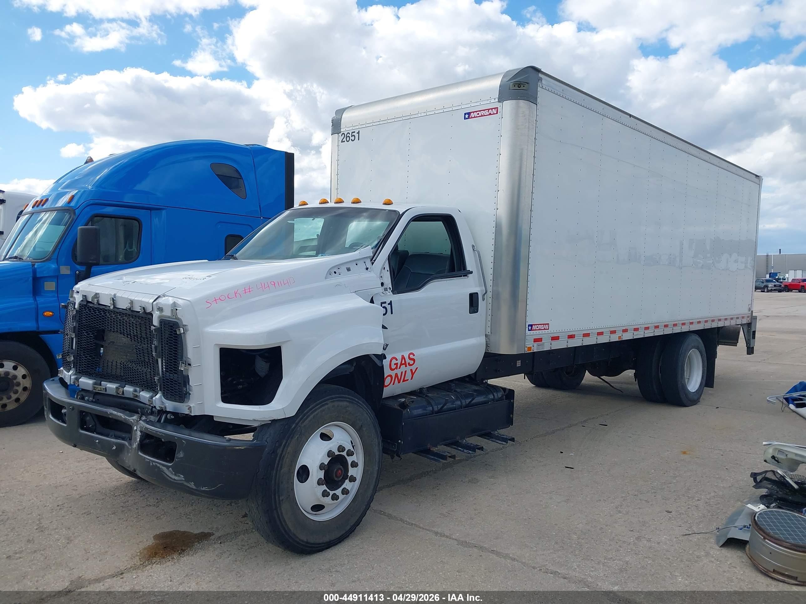 FORD F-650 image 2