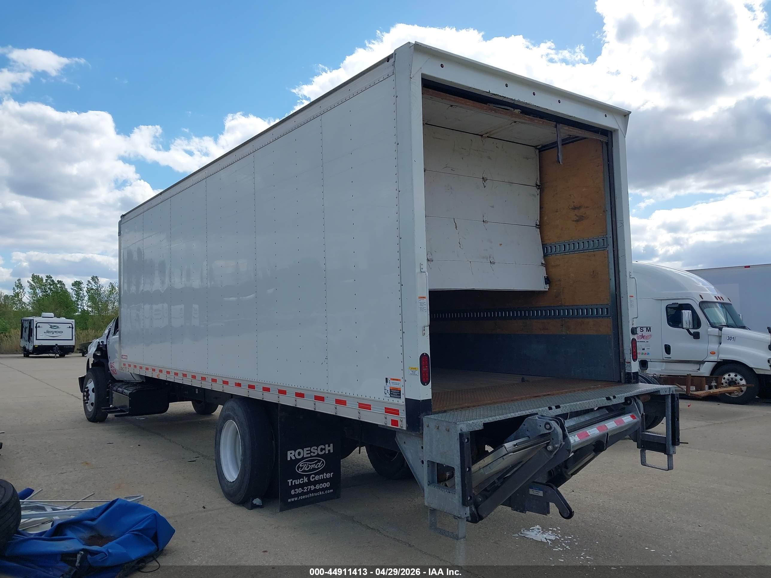 FORD F-650 image 3