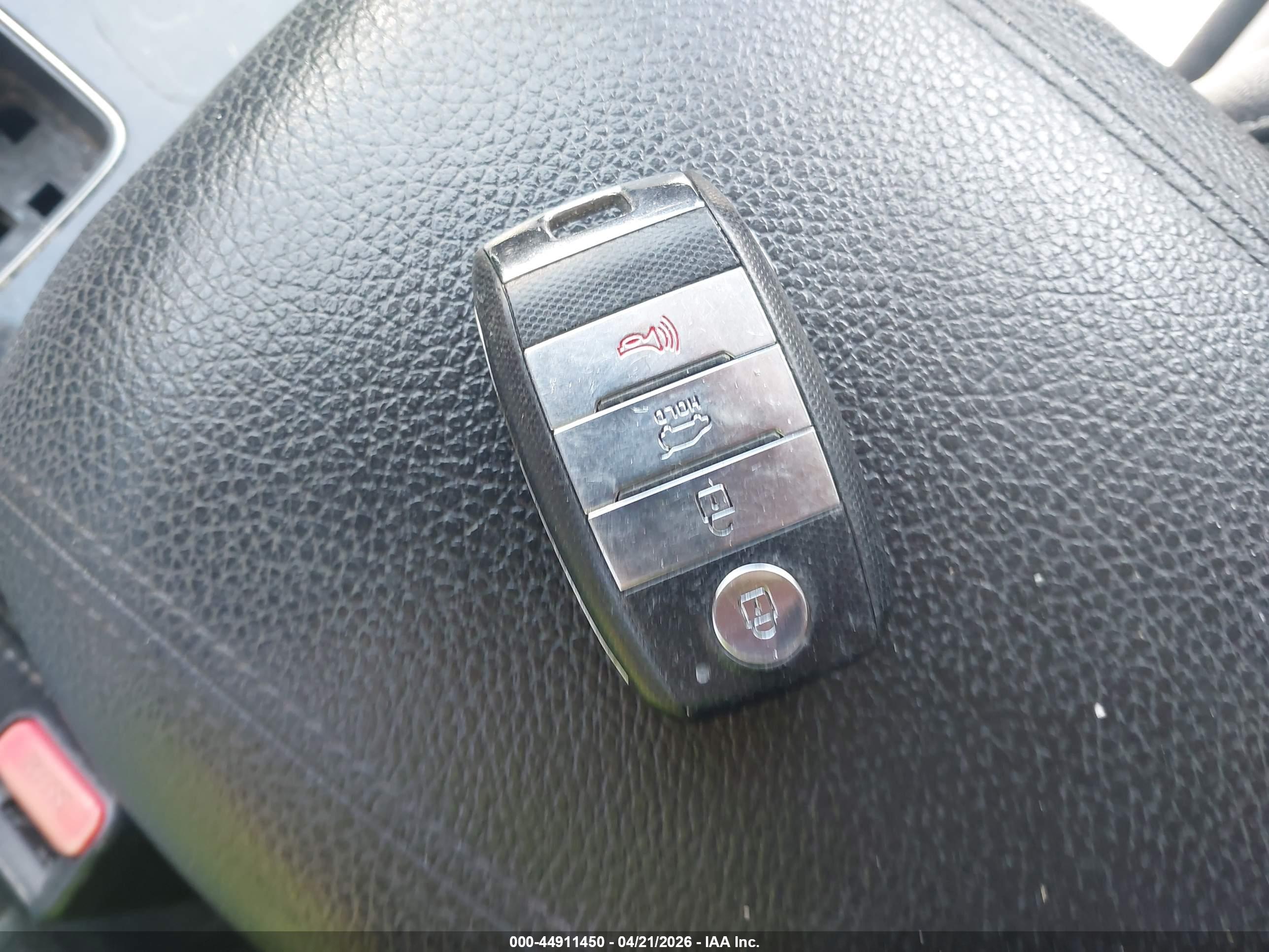 KIA SORENTO image 11