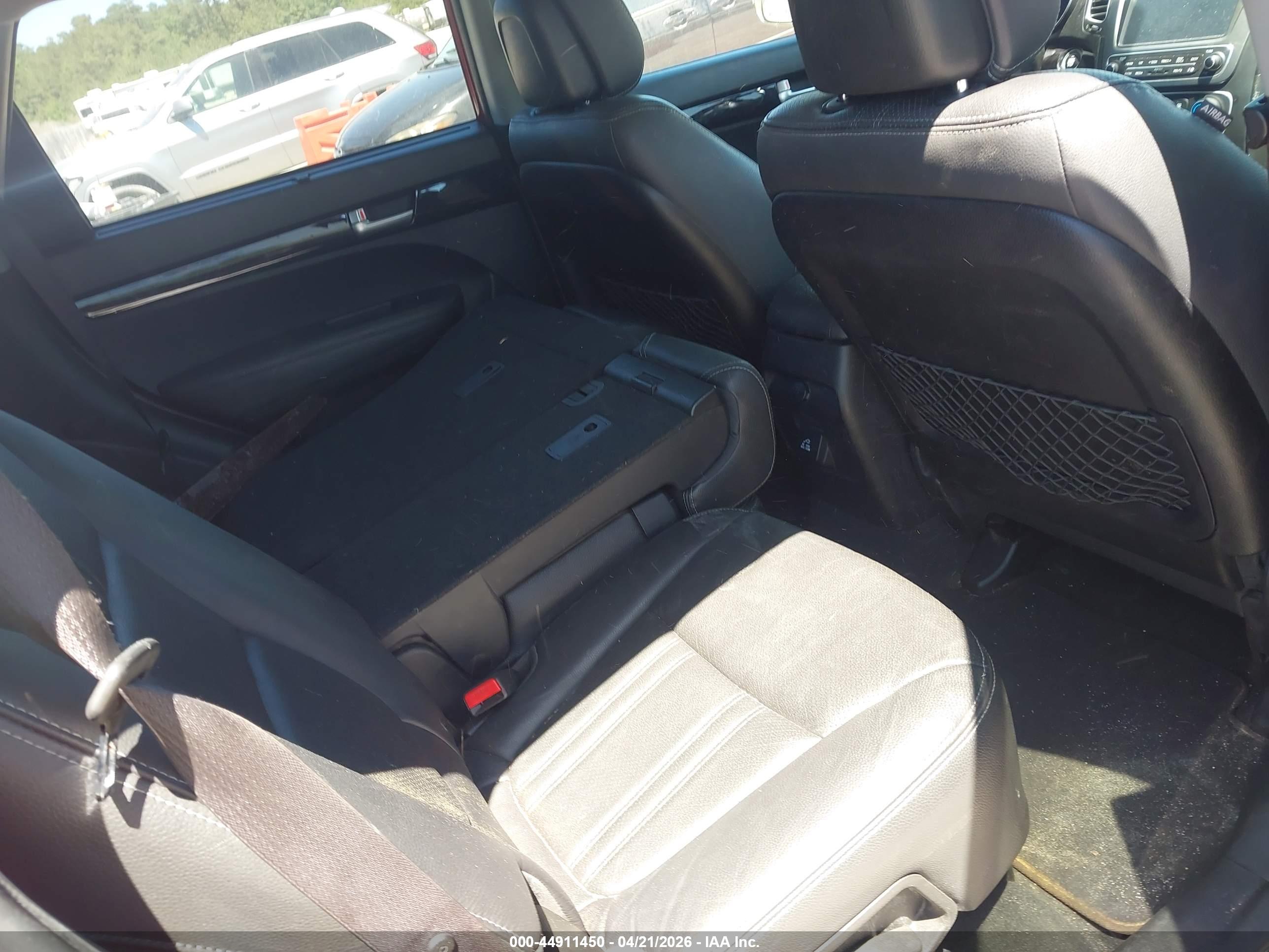 KIA SORENTO image 8