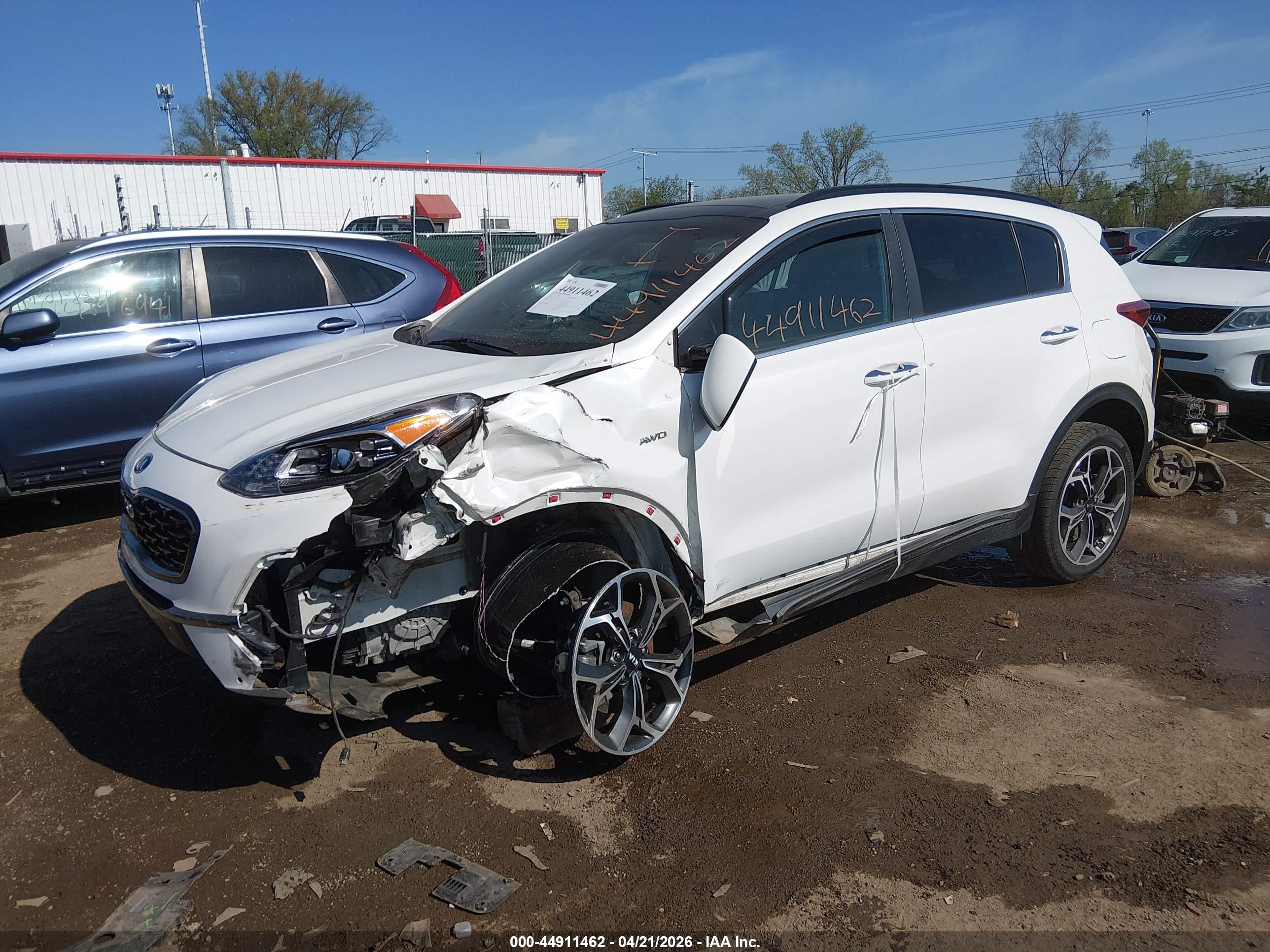 KIA SPORTAGE image 2