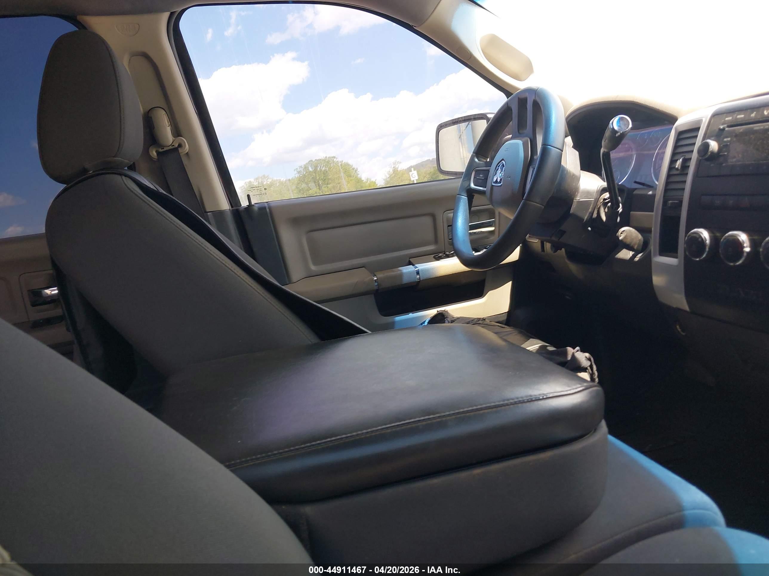 DODGE RAM image 5