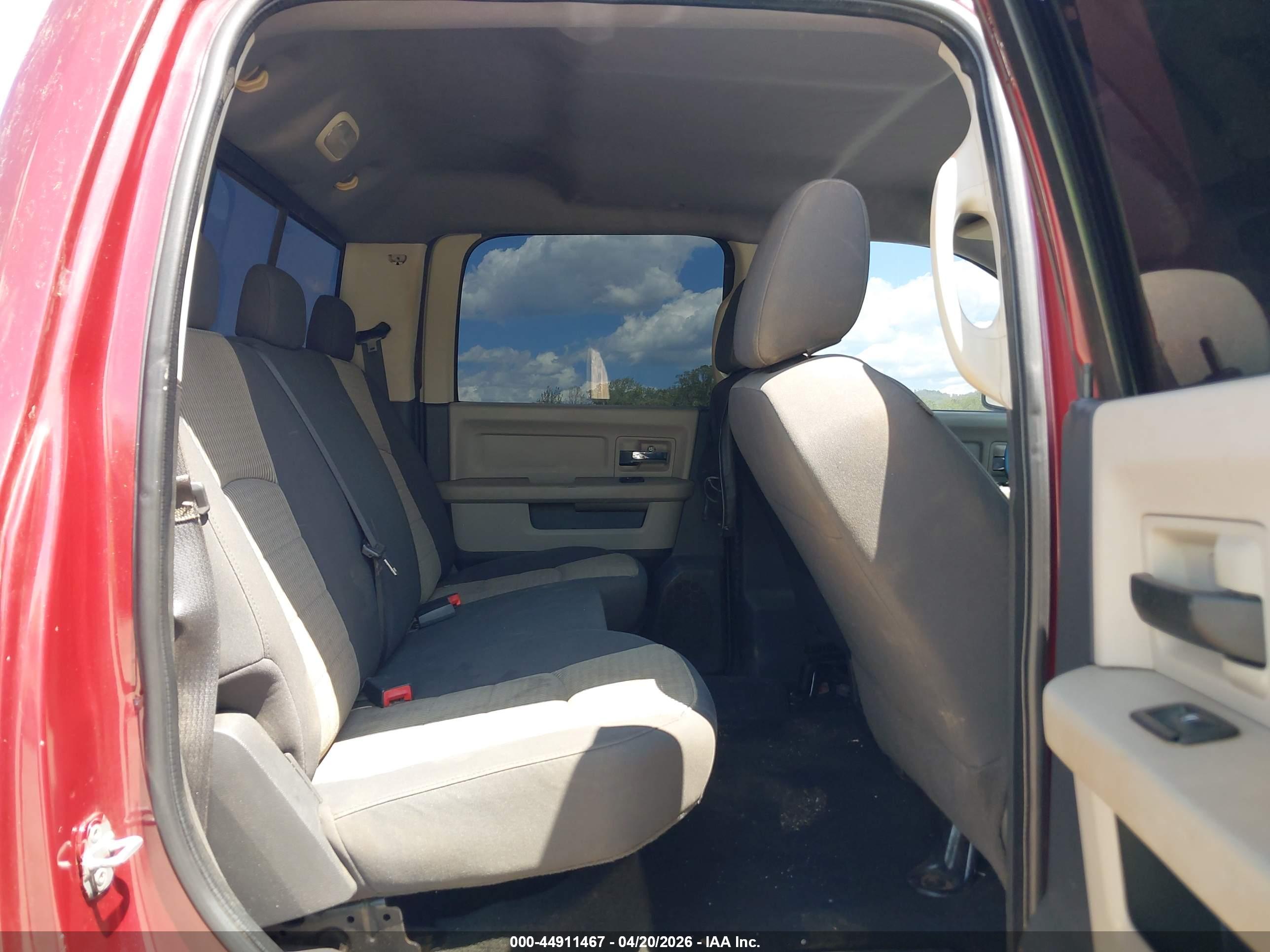 DODGE RAM image 8