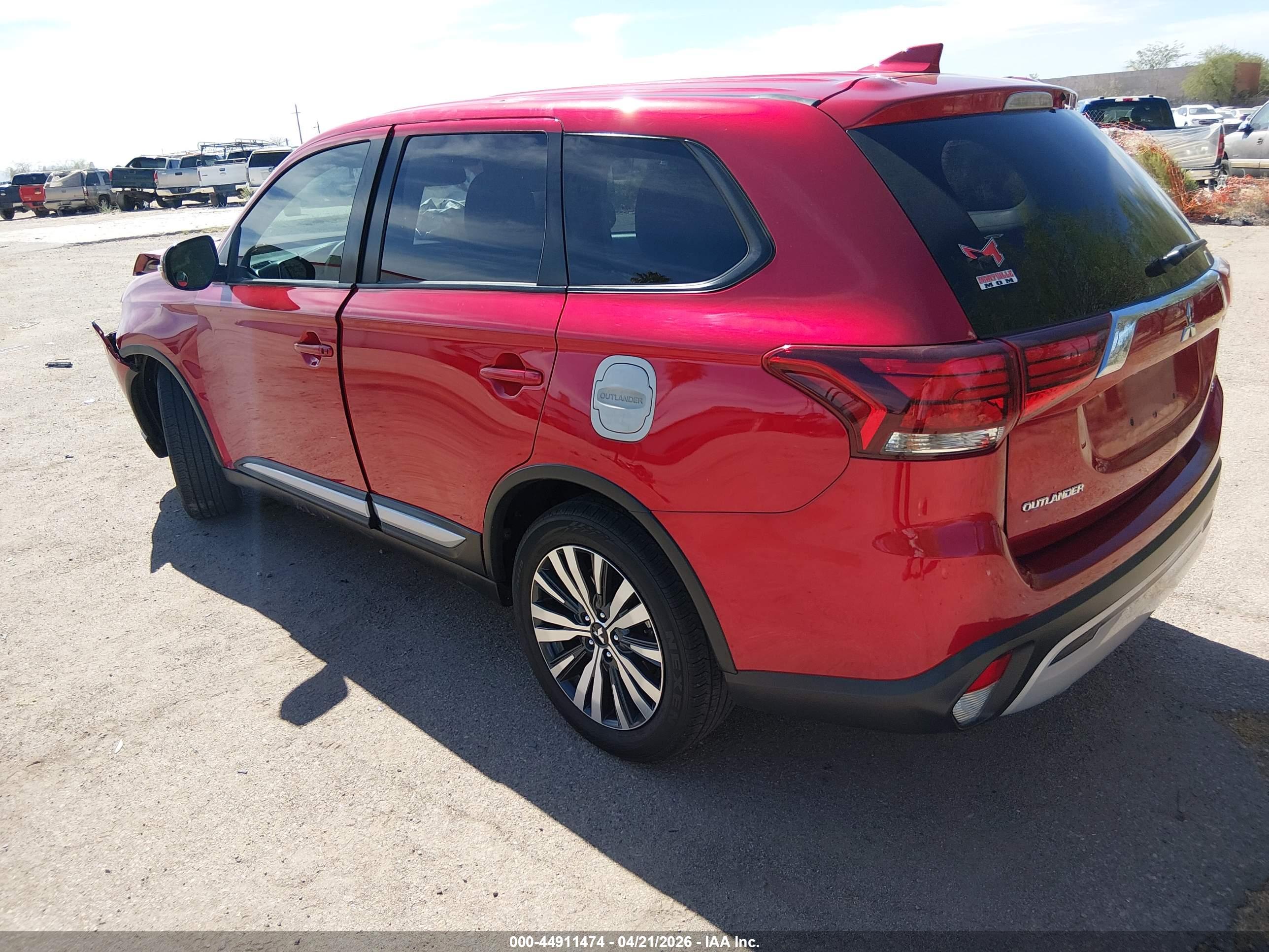 MITSUBISHI OUTLANDER image 3