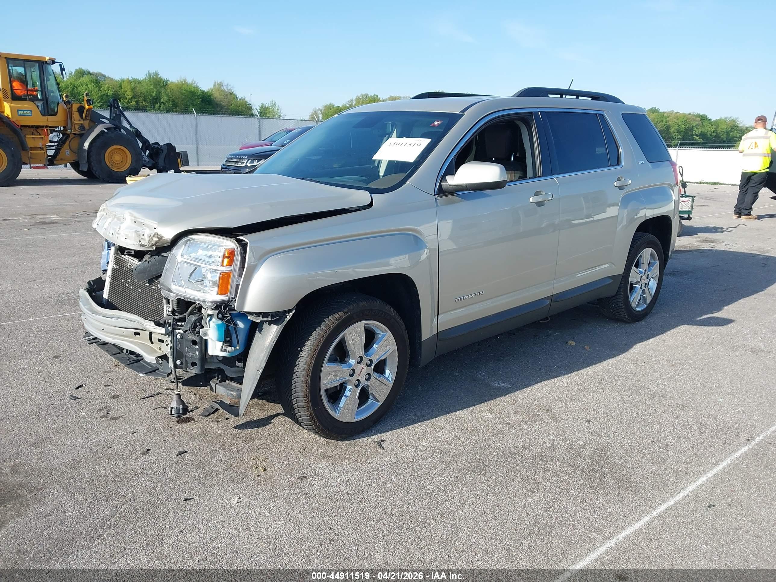GMC TERRAIN image 2