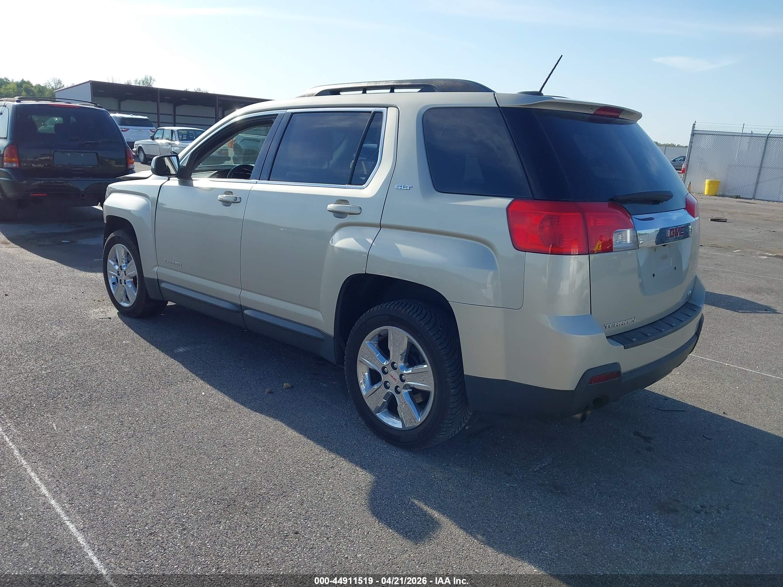 GMC TERRAIN image 3