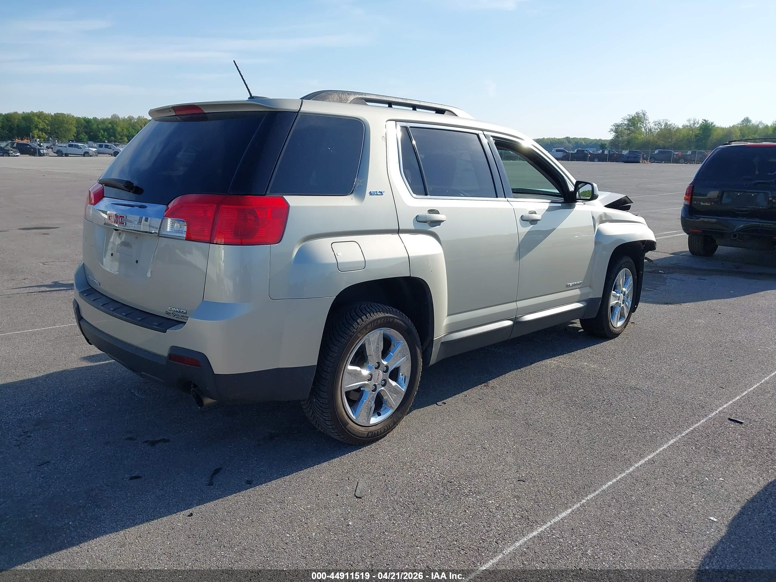 GMC TERRAIN image 4